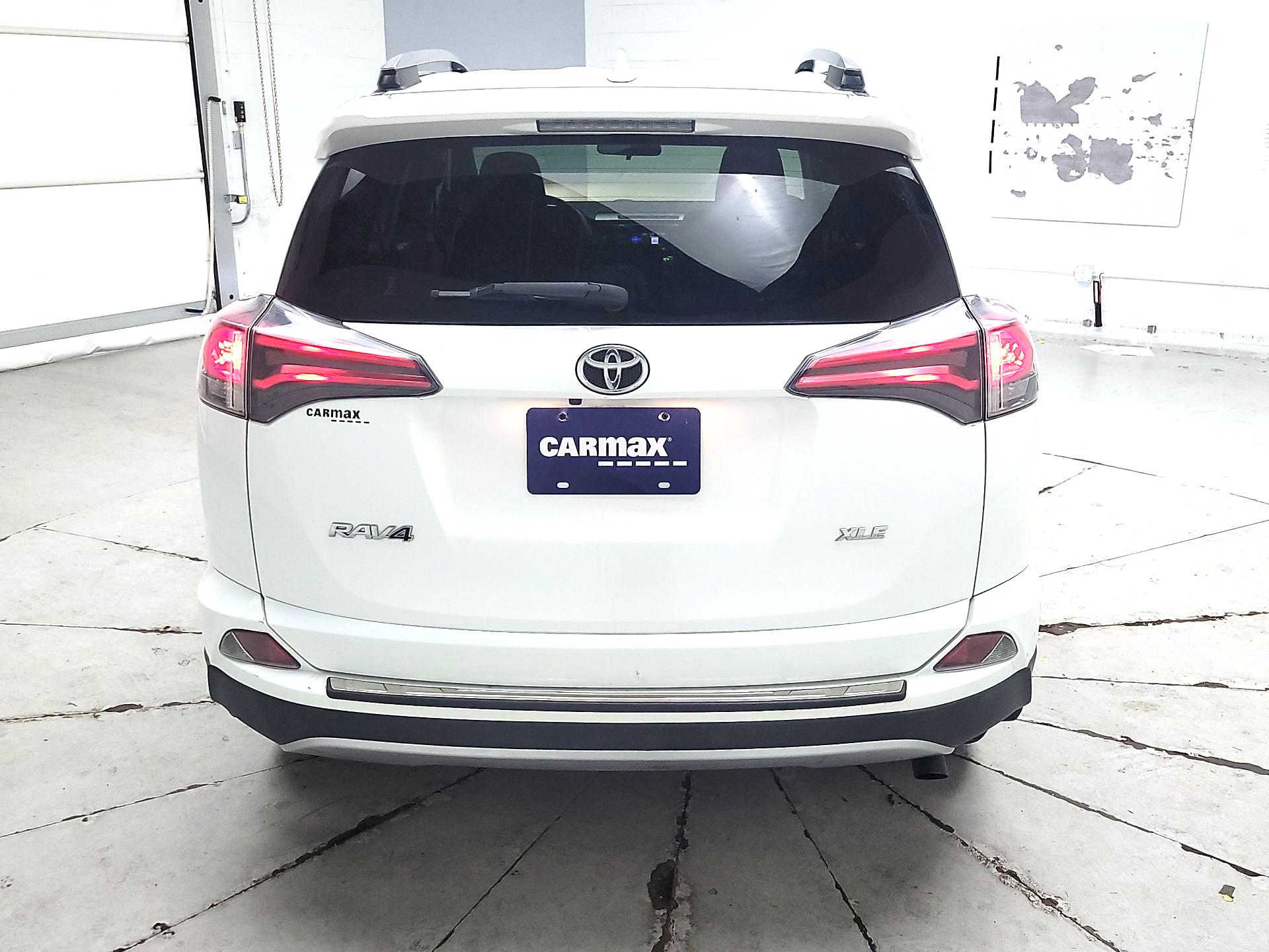 Thumbnail: 2017 Toyota RAV4 - 6