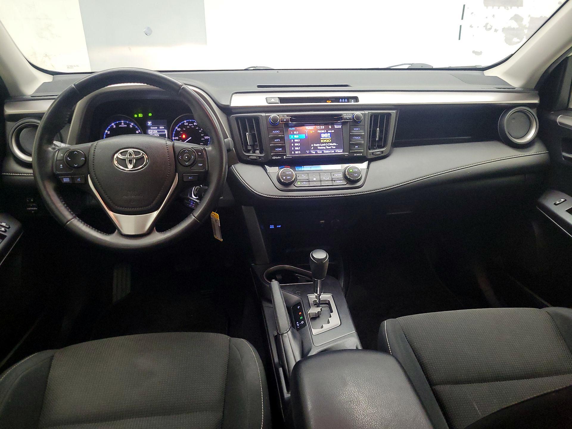 Thumbnail: 2017 Toyota RAV4 - 8