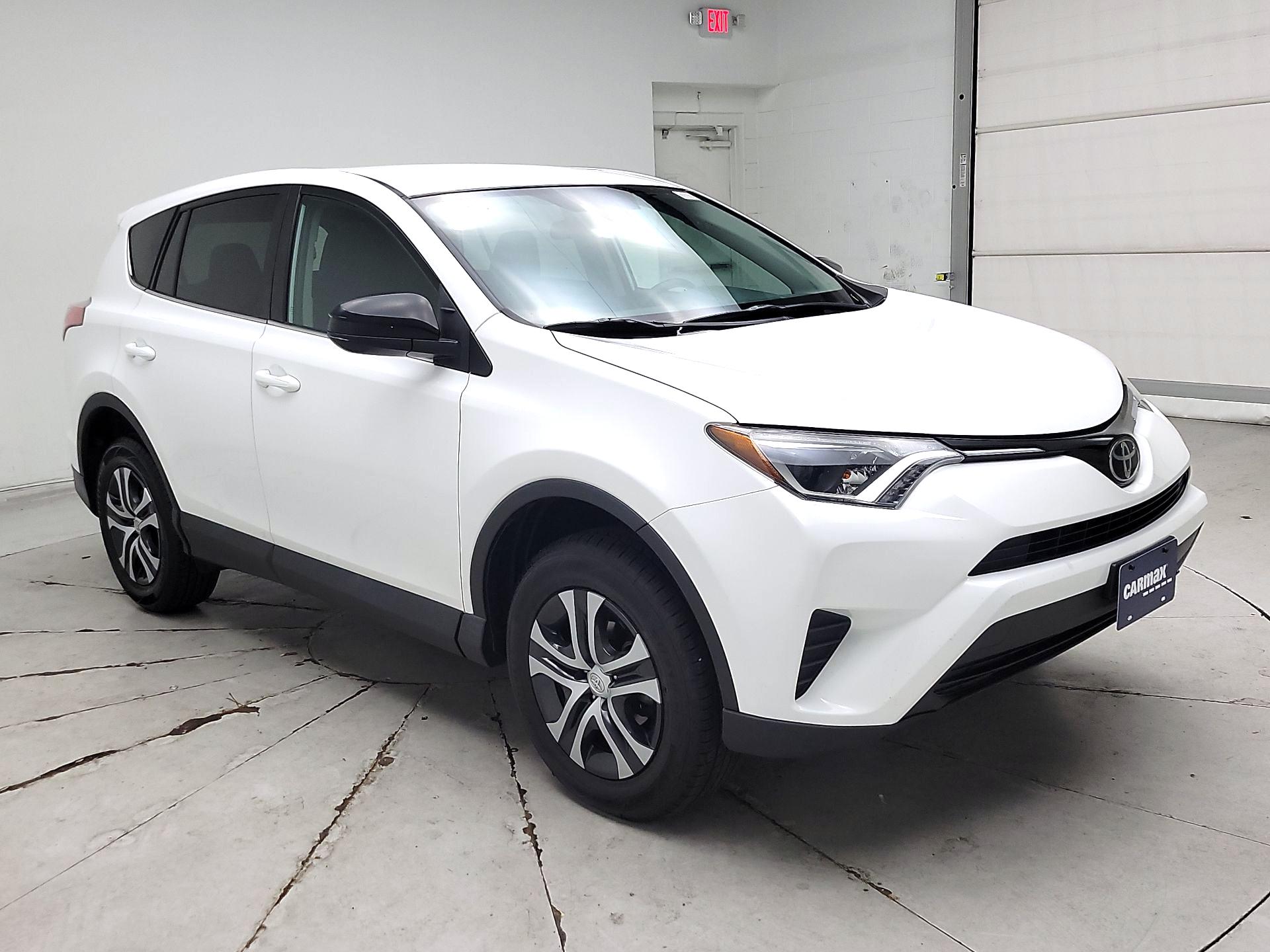 Thumbnail: 2018 Toyota RAV4 - 1