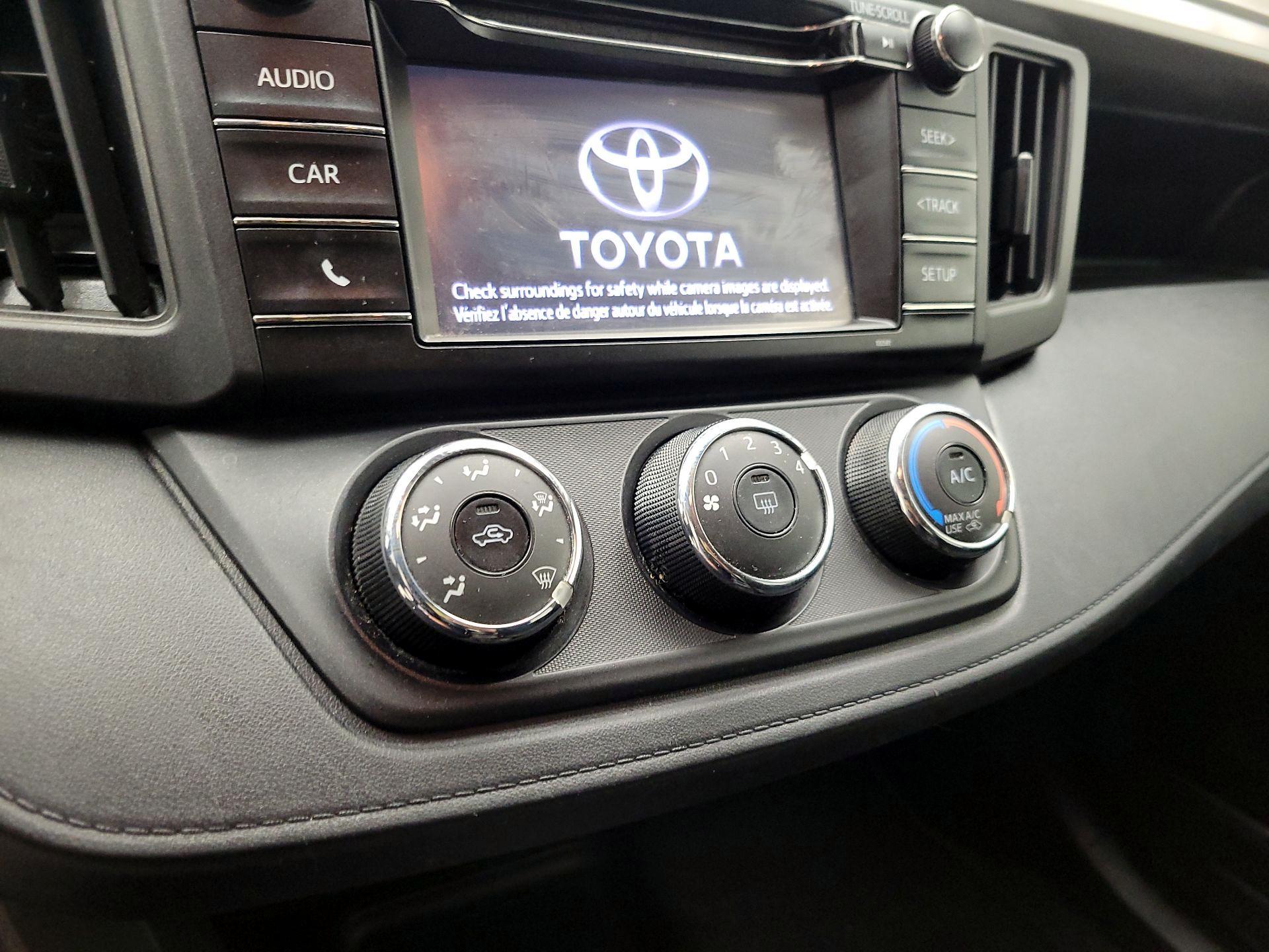 Thumbnail: 2018 Toyota RAV4 - 14