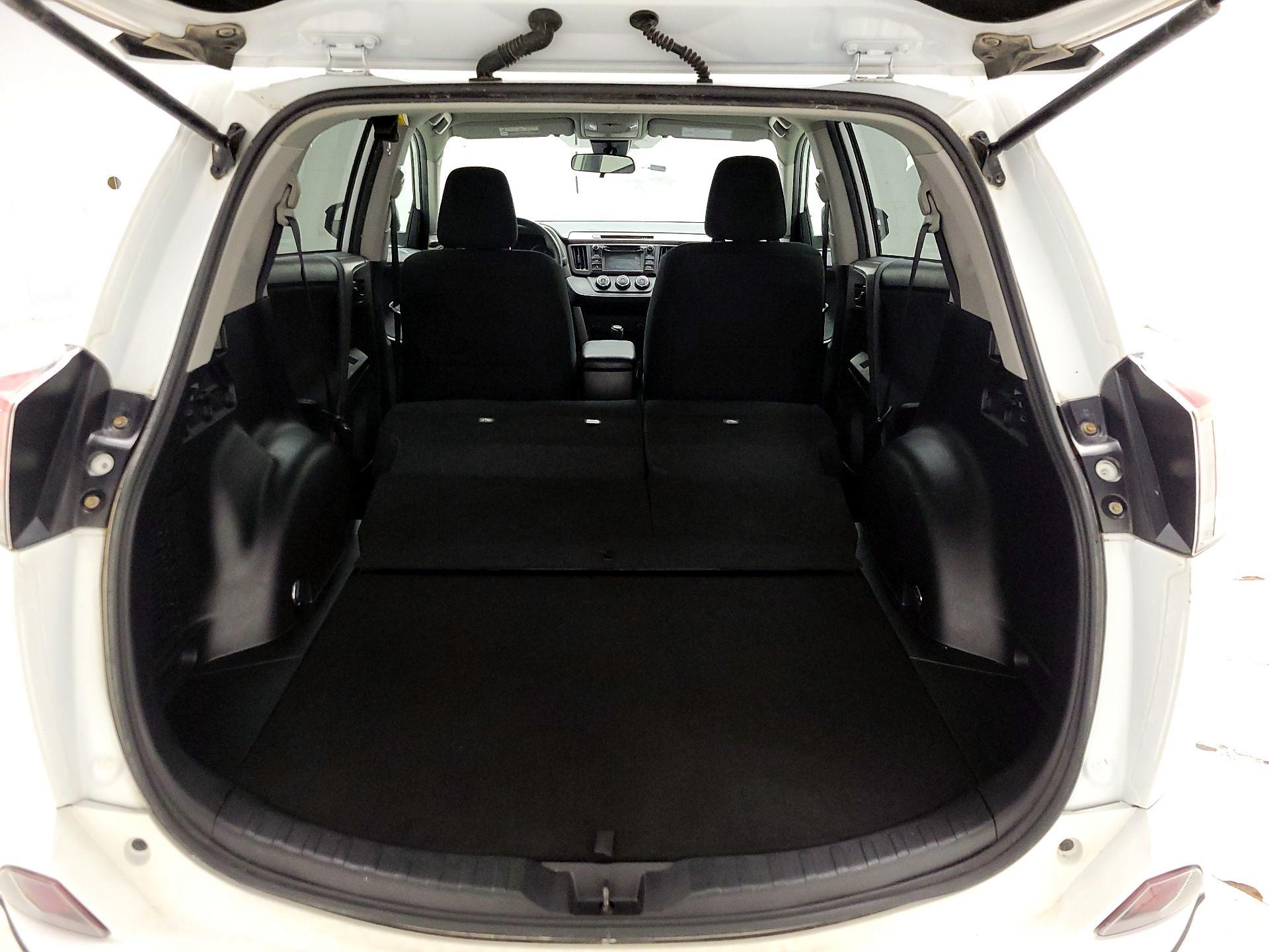 Thumbnail: 2018 Toyota RAV4 - 19