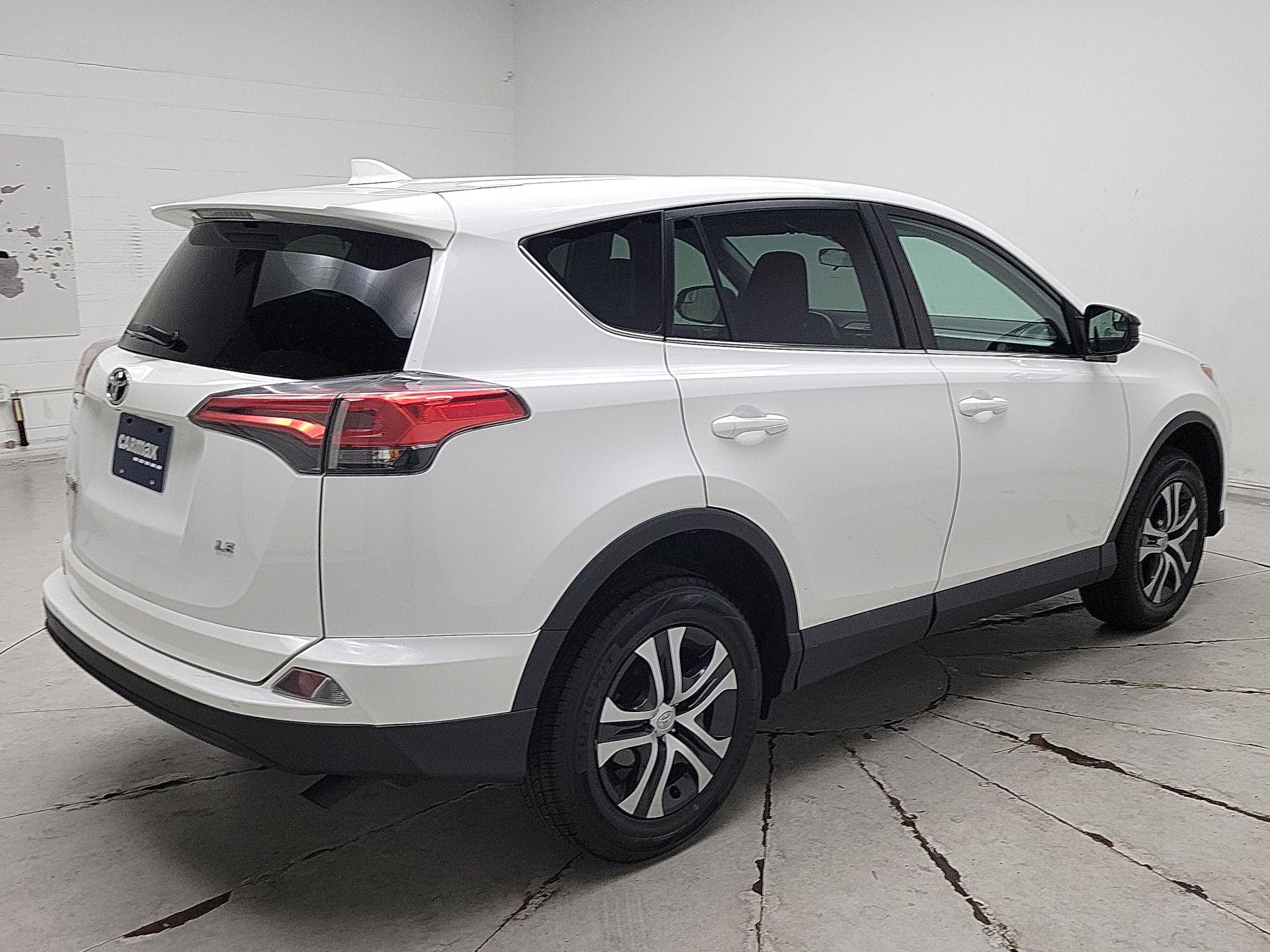 Thumbnail: 2018 Toyota RAV4 - 5