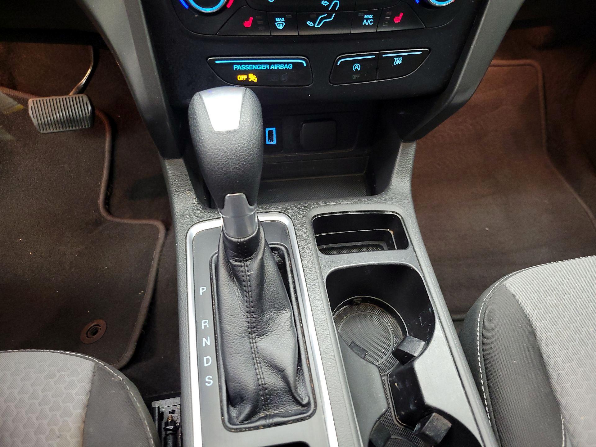 Thumbnail: 2017 Ford Escape - 17