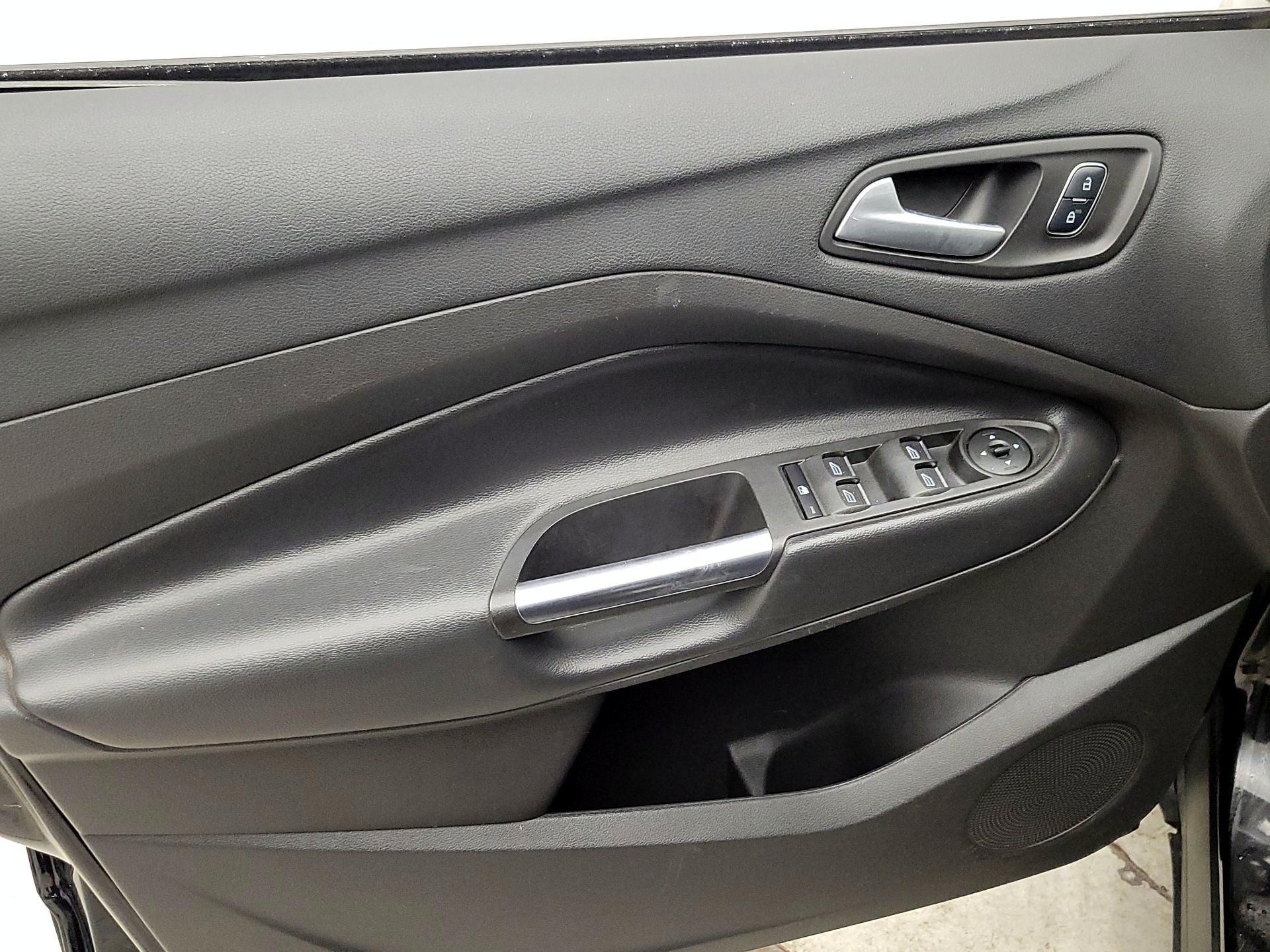 Thumbnail: 2017 Ford Escape - 12