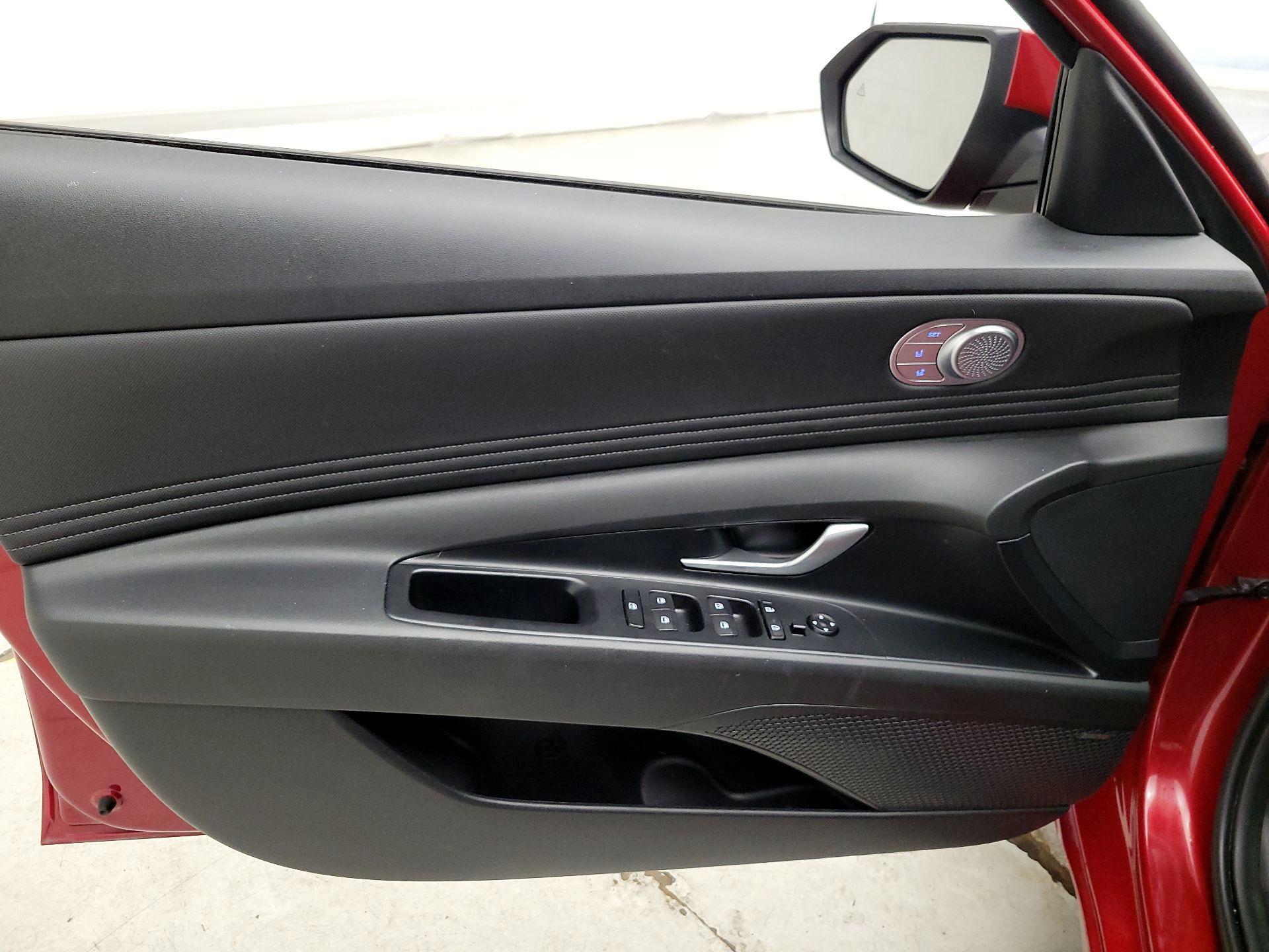 Thumbnail: 2023 Hyundai Elantra - 10