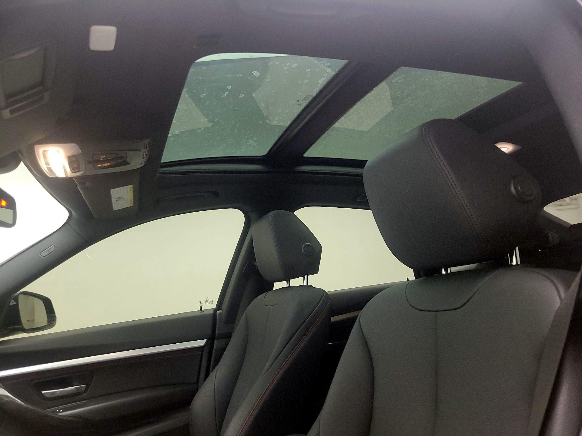 Thumbnail: 2018 BMW 3 Series - 18