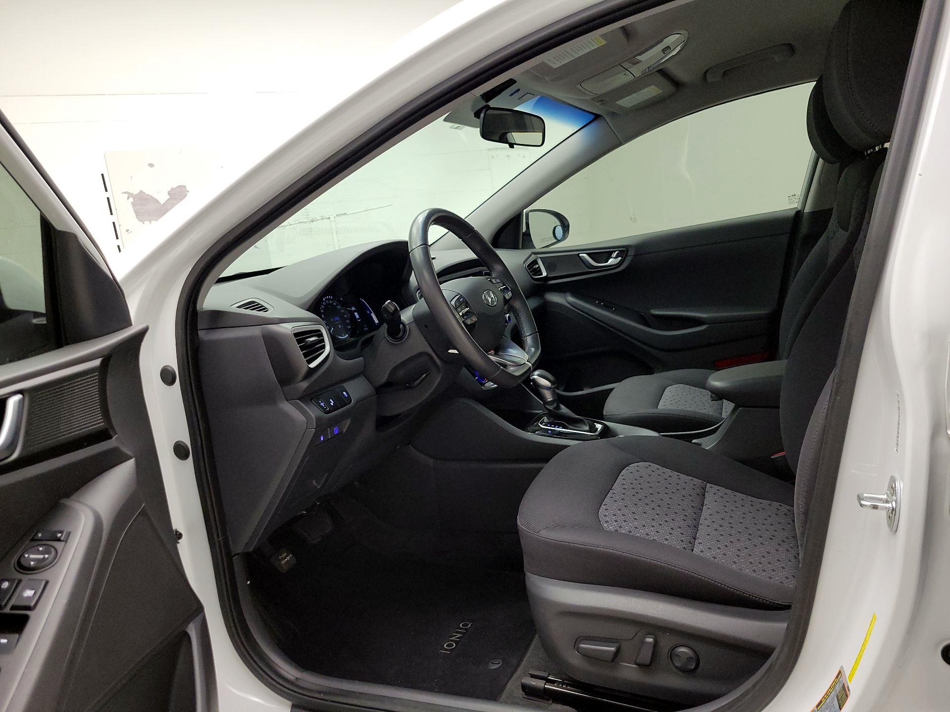 Thumbnail: 2017 Hyundai Ioniq - 9