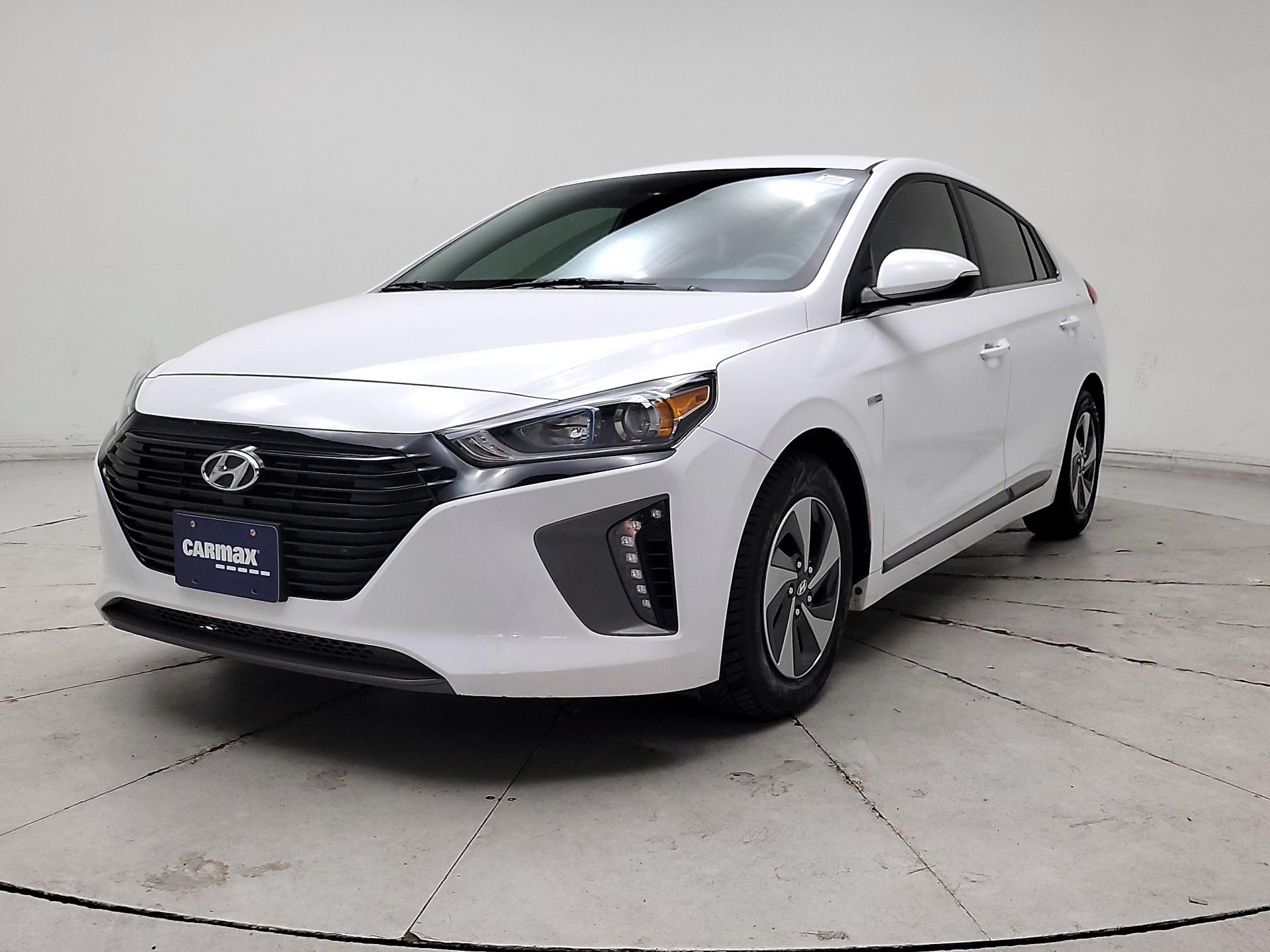 Thumbnail: 2017 Hyundai Ioniq - 3