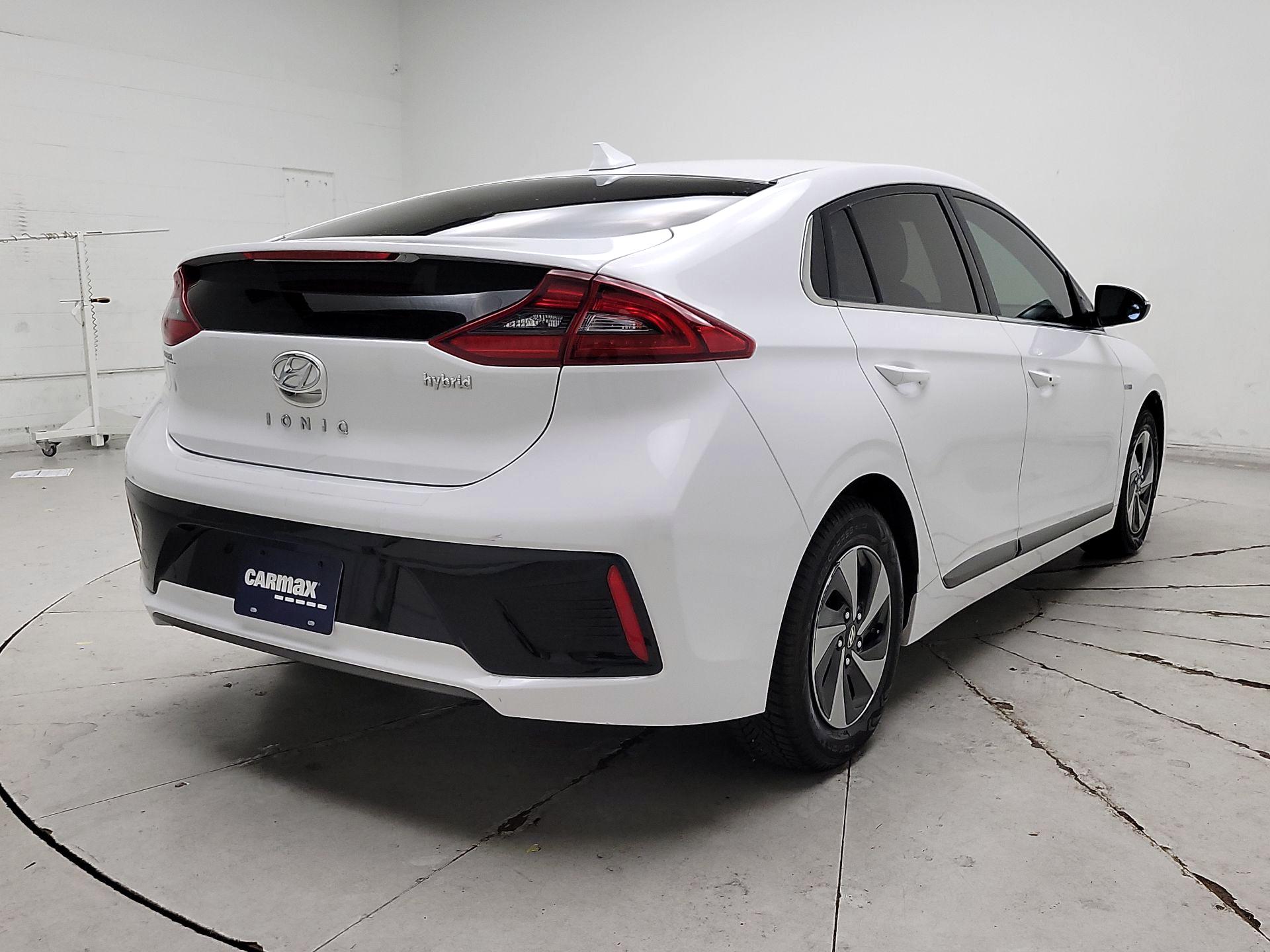 Thumbnail: 2017 Hyundai Ioniq - 5