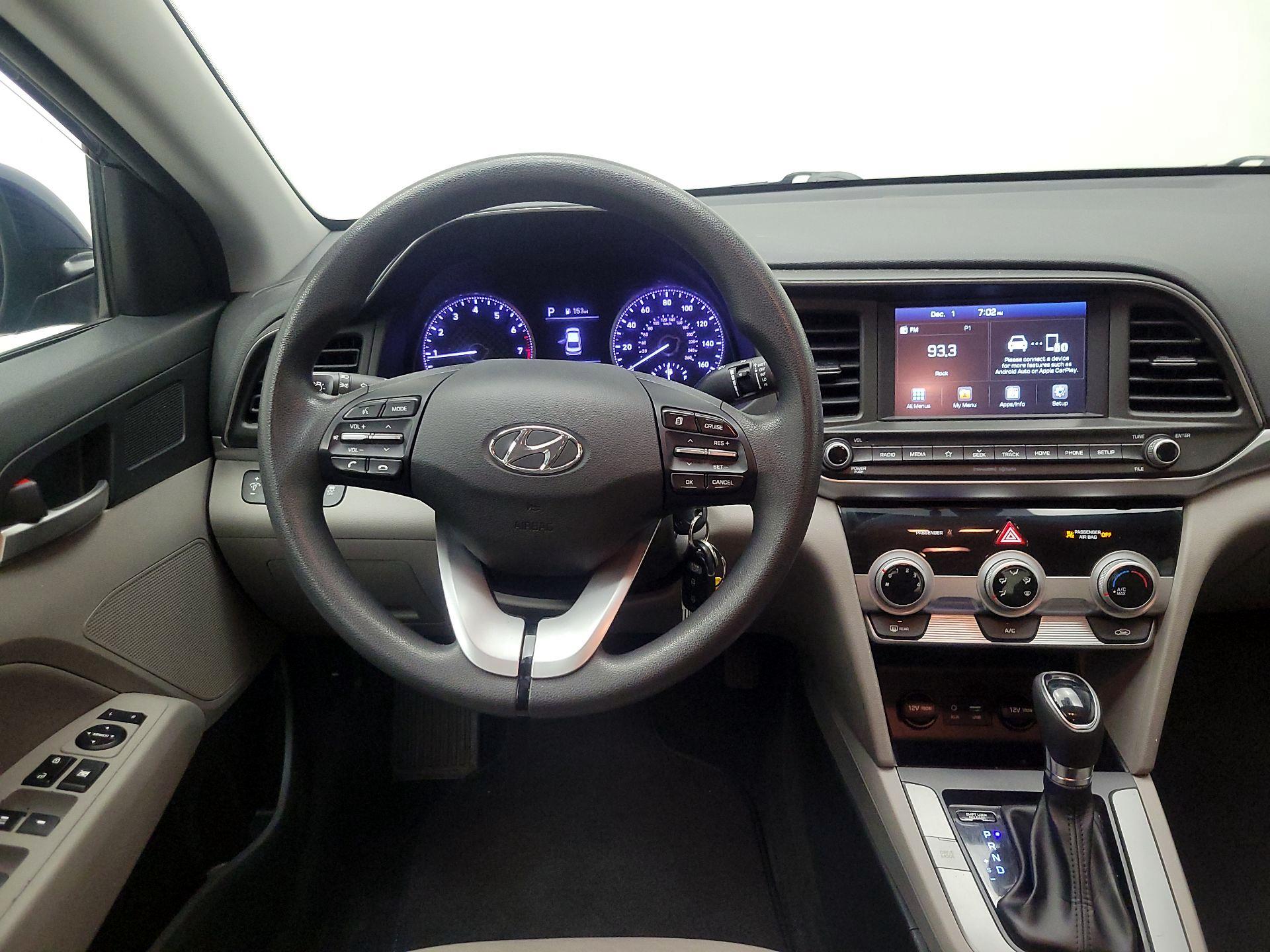 Thumbnail: 2019 Hyundai Elantra - 10