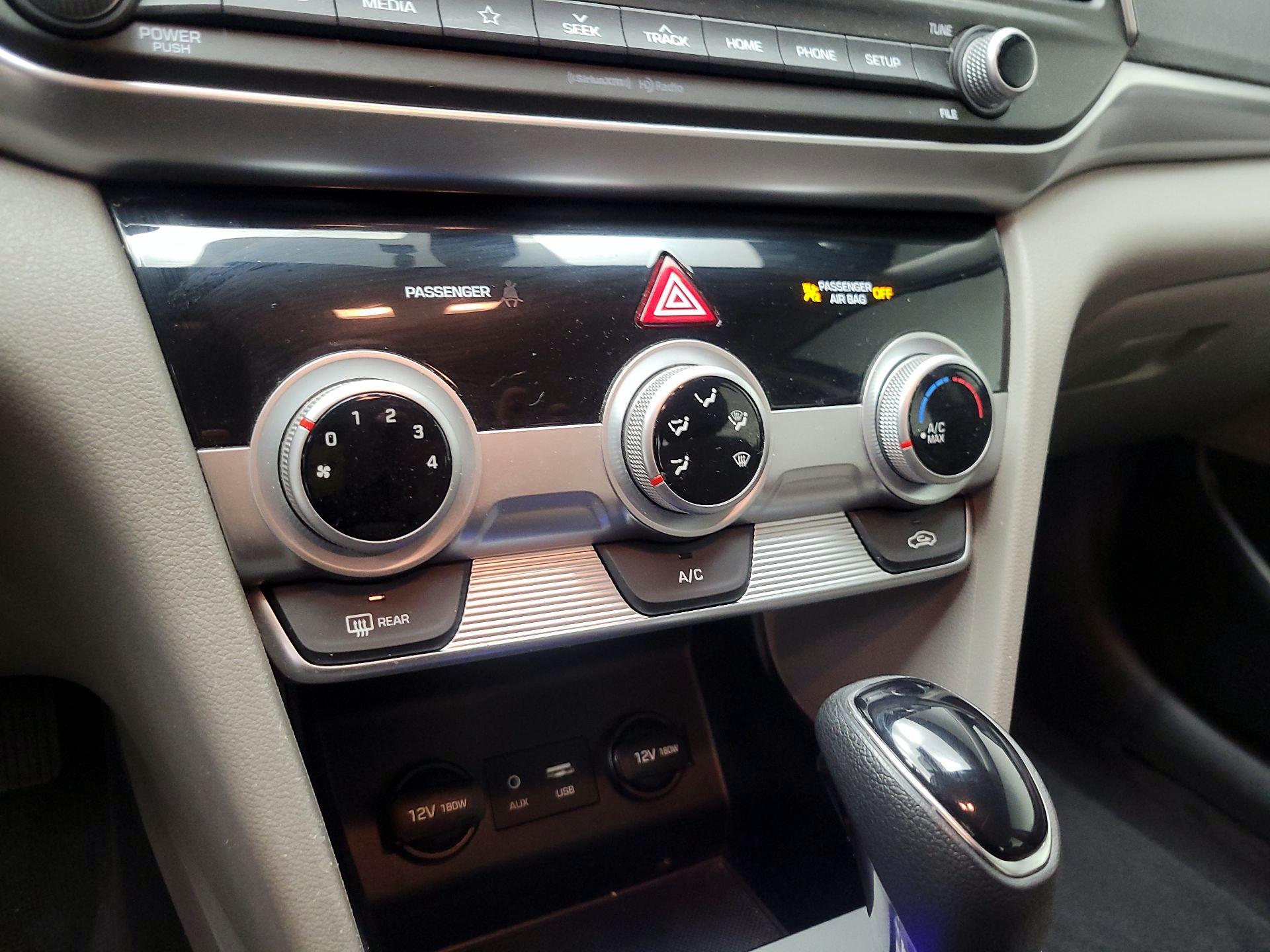 Thumbnail: 2019 Hyundai Elantra - 16