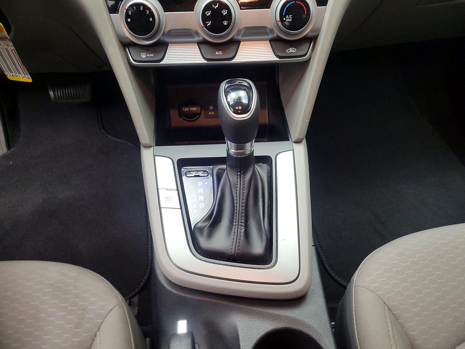 Thumbnail: 2019 Hyundai Elantra - 17