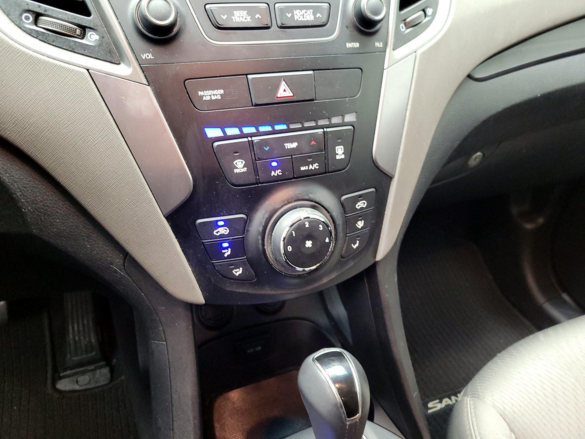 Thumbnail: 2014 Hyundai Santa Fe - 16