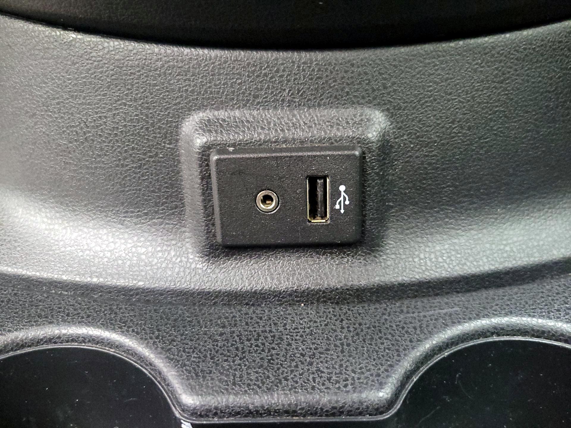 Thumbnail: 2017 Nissan Versa Note - 18