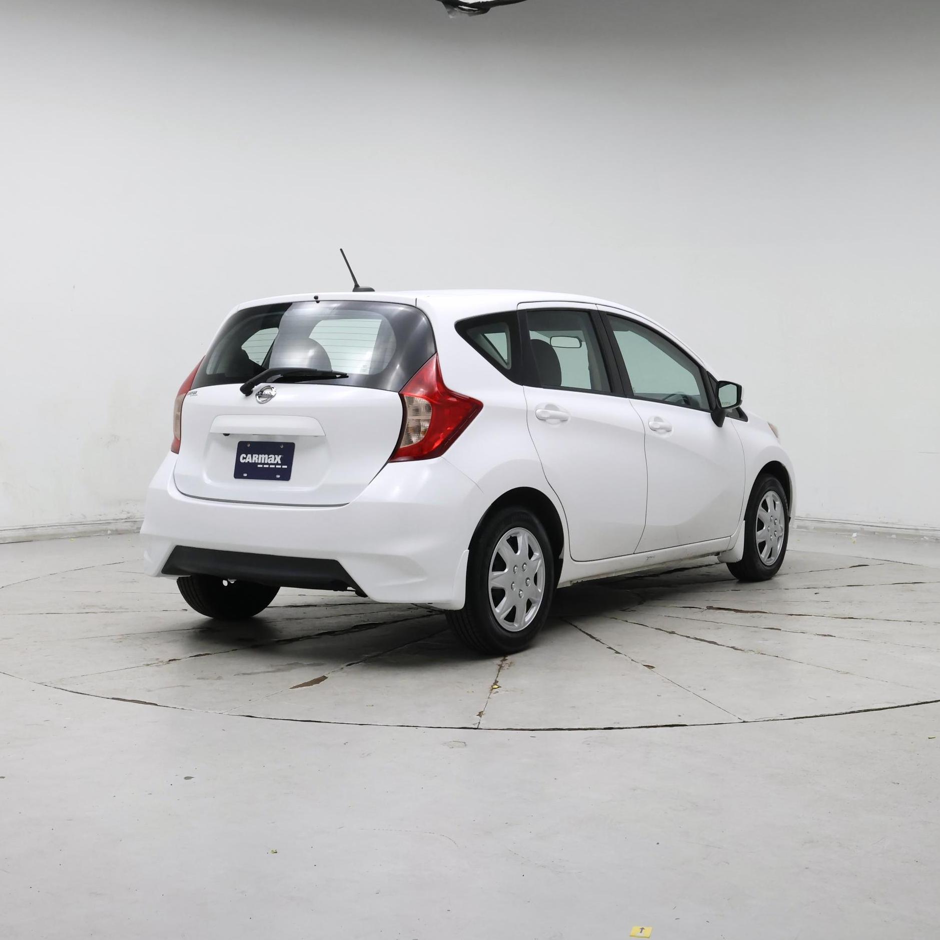 Thumbnail: 2017 Nissan Versa Note - 8