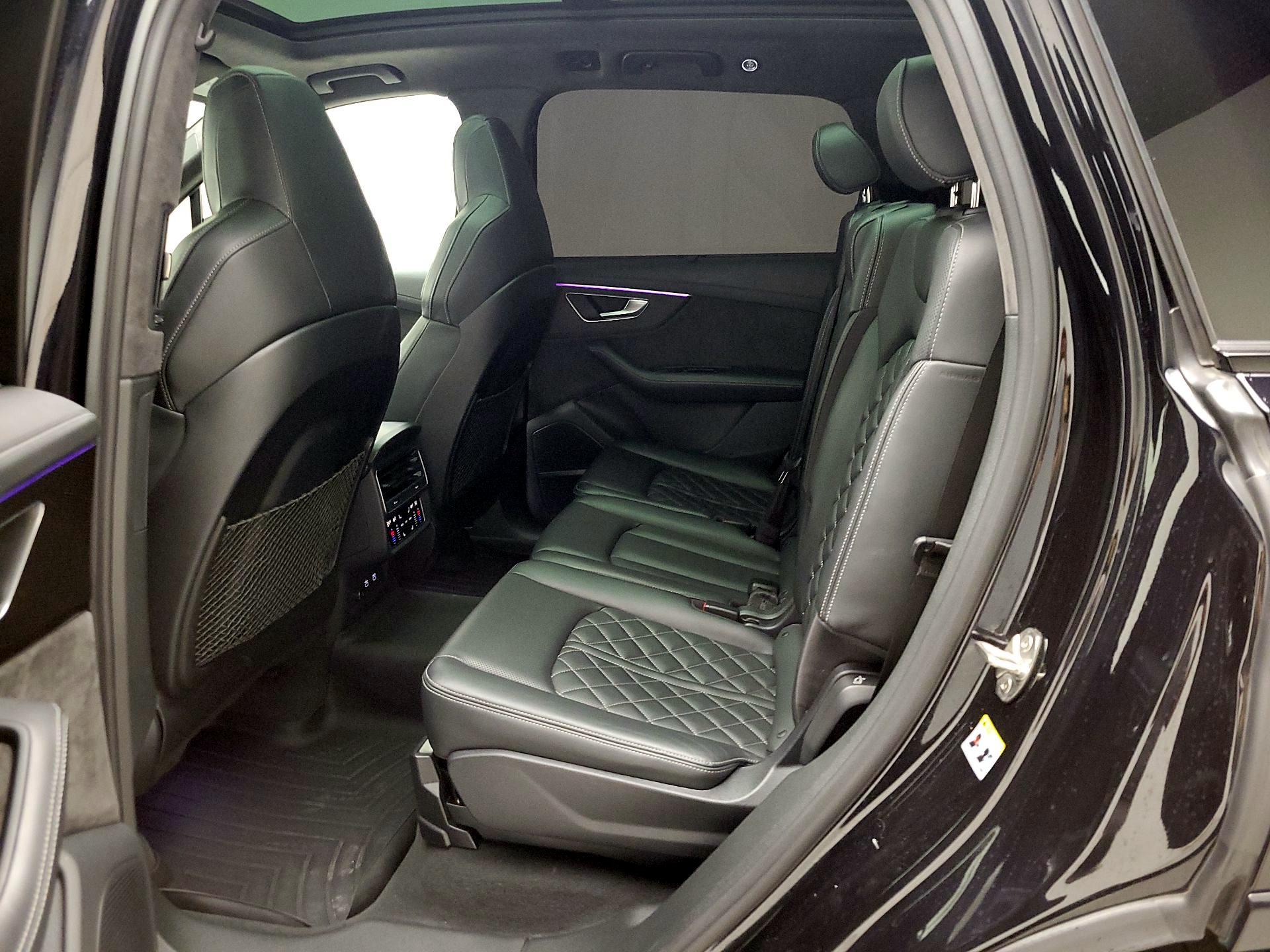 Thumbnail: 2021 Audi SQ7 - 19