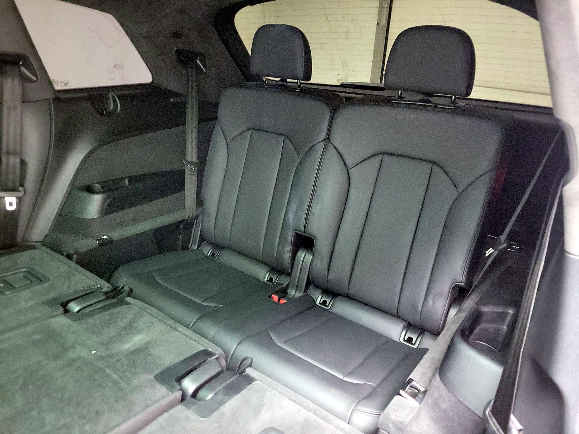 Thumbnail: 2021 Audi SQ7 - 20