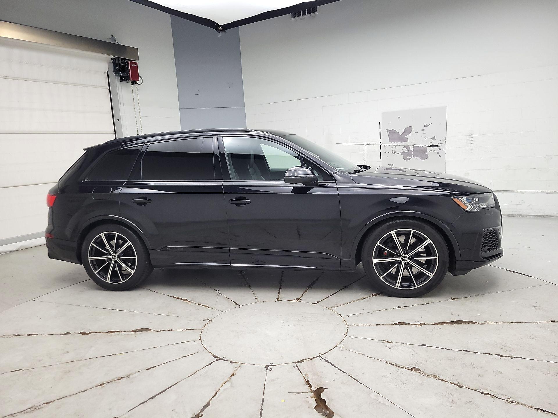 Thumbnail: 2021 Audi SQ7 - 4