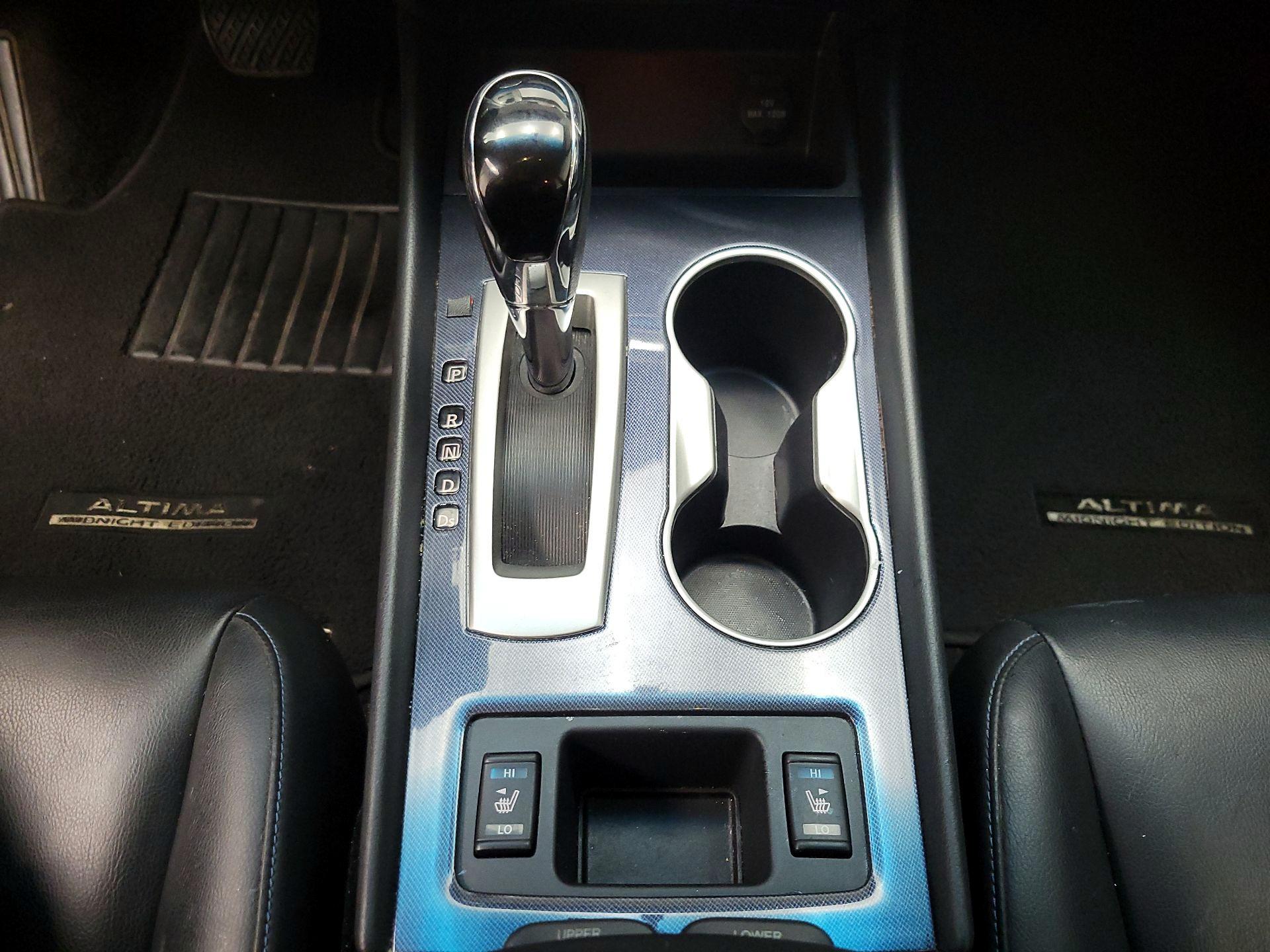 Thumbnail: 2018 Nissan Altima - 18