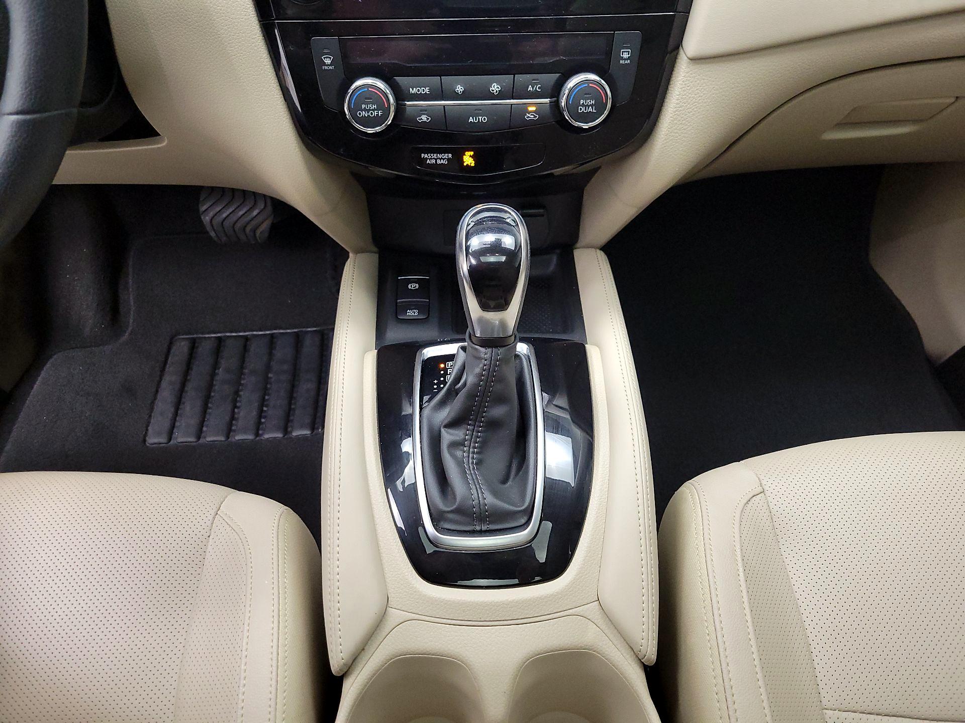 Thumbnail: 2020 Nissan Rogue - 18