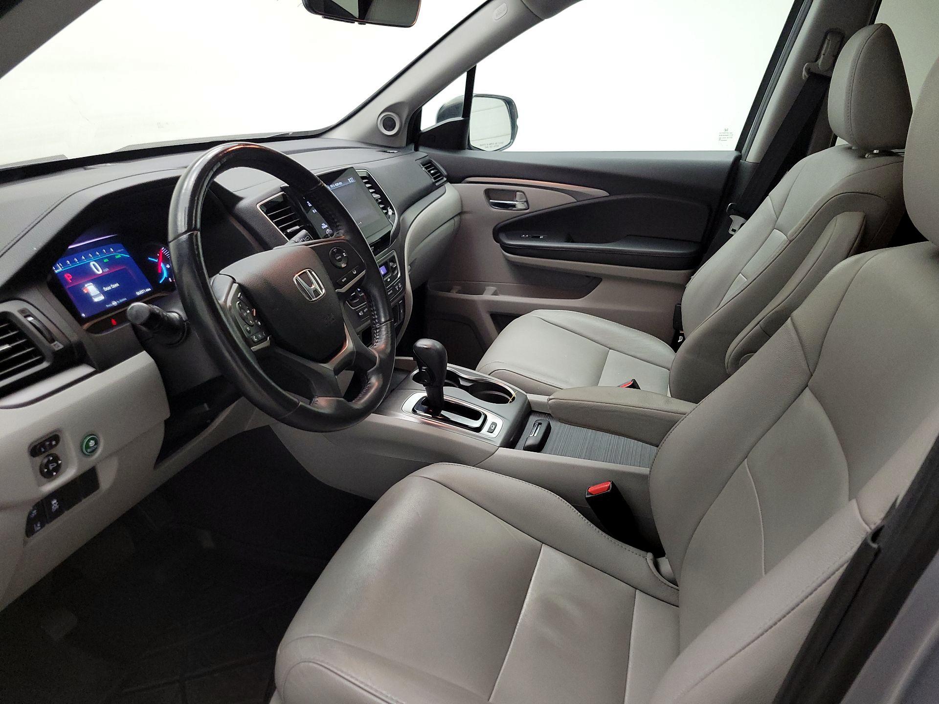 Thumbnail: 2019 Honda Pilot - 9