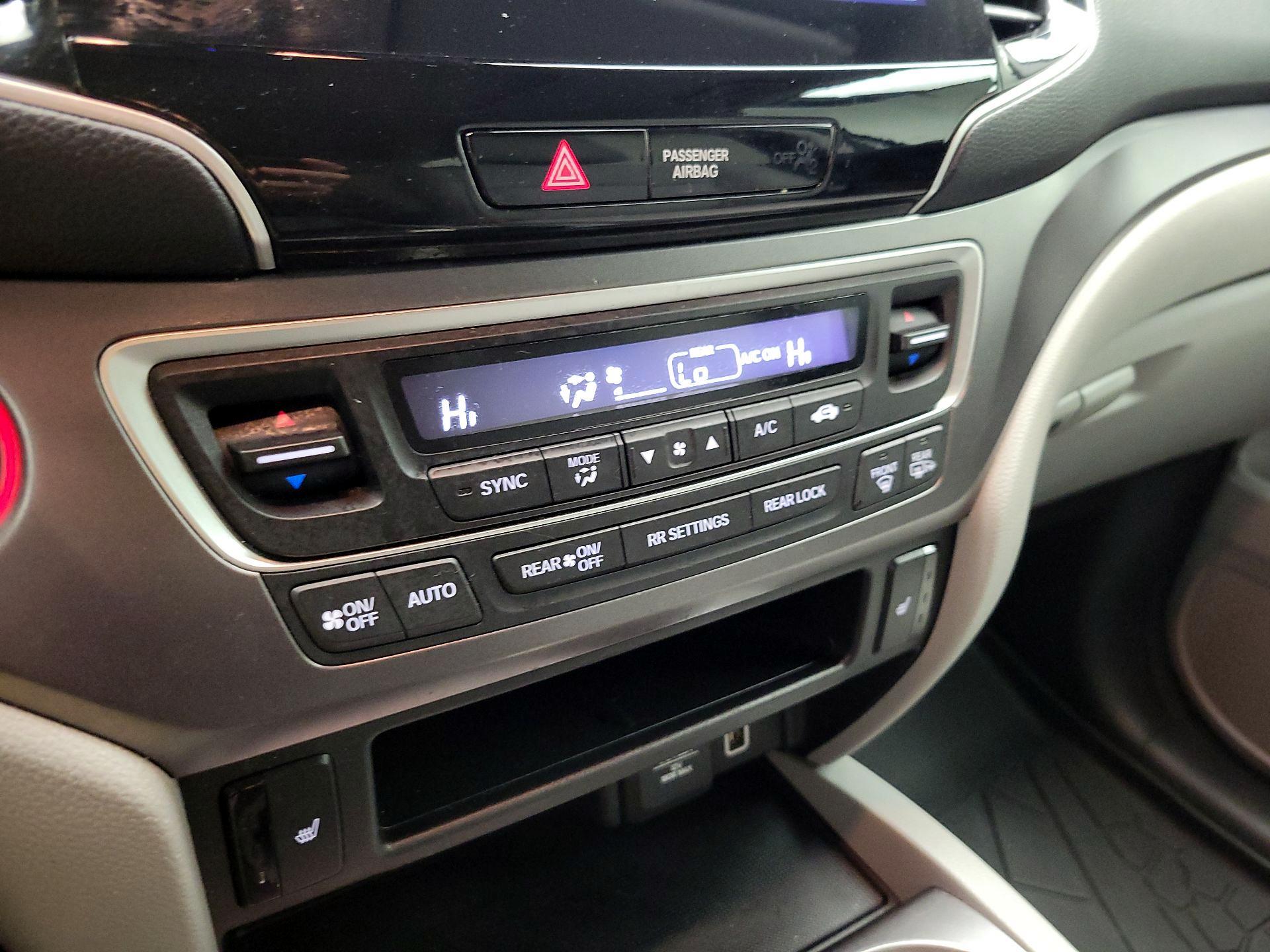 Thumbnail: 2019 Honda Pilot - 14