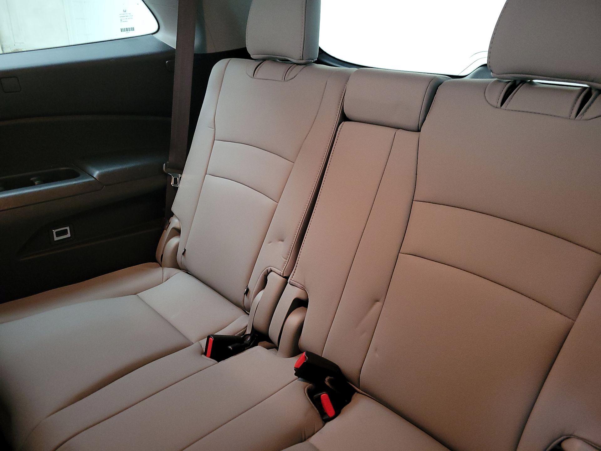 Thumbnail: 2019 Honda Pilot - 19