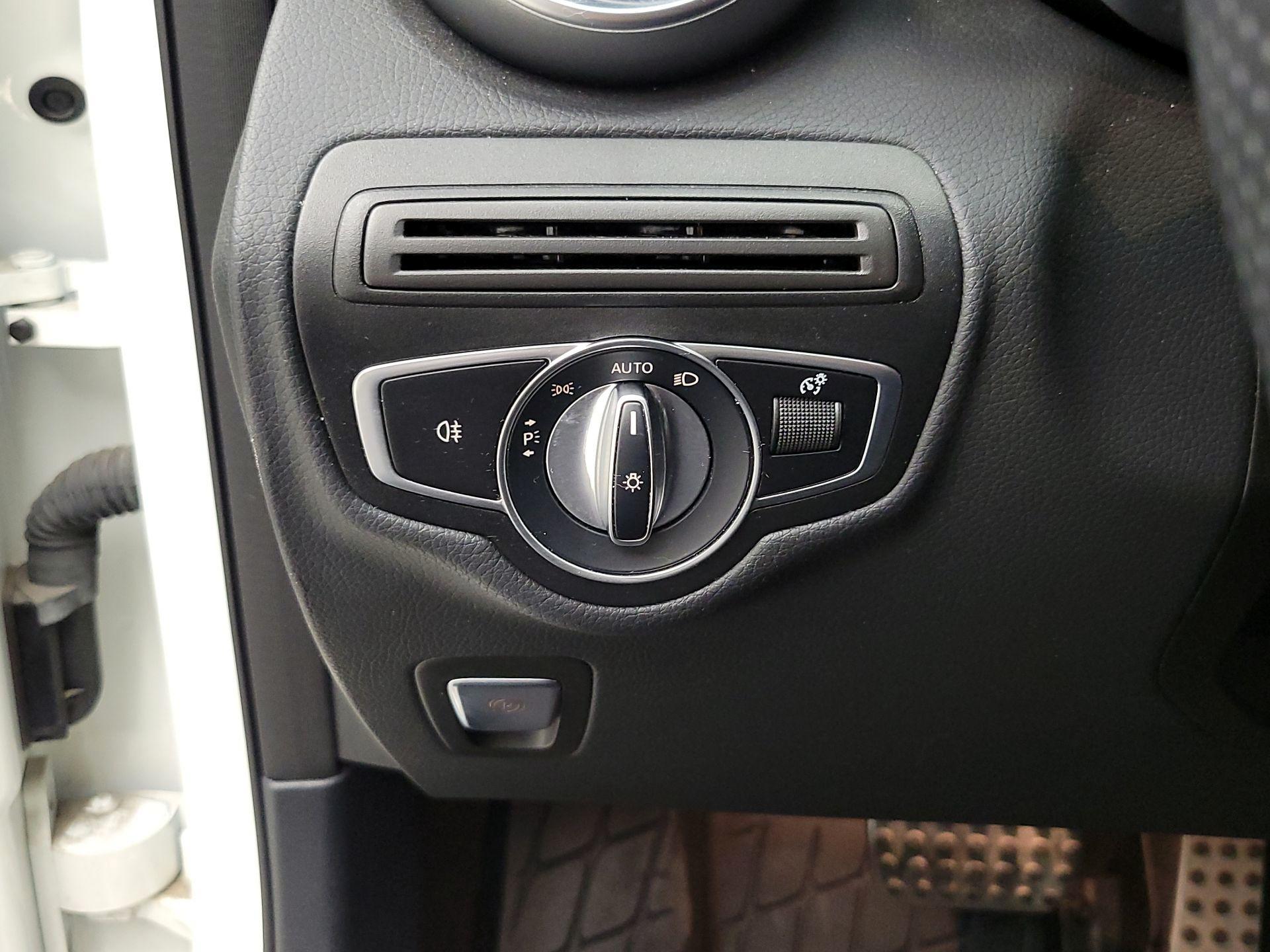 Thumbnail: 2022 Mercedes-Benz GLC - 13