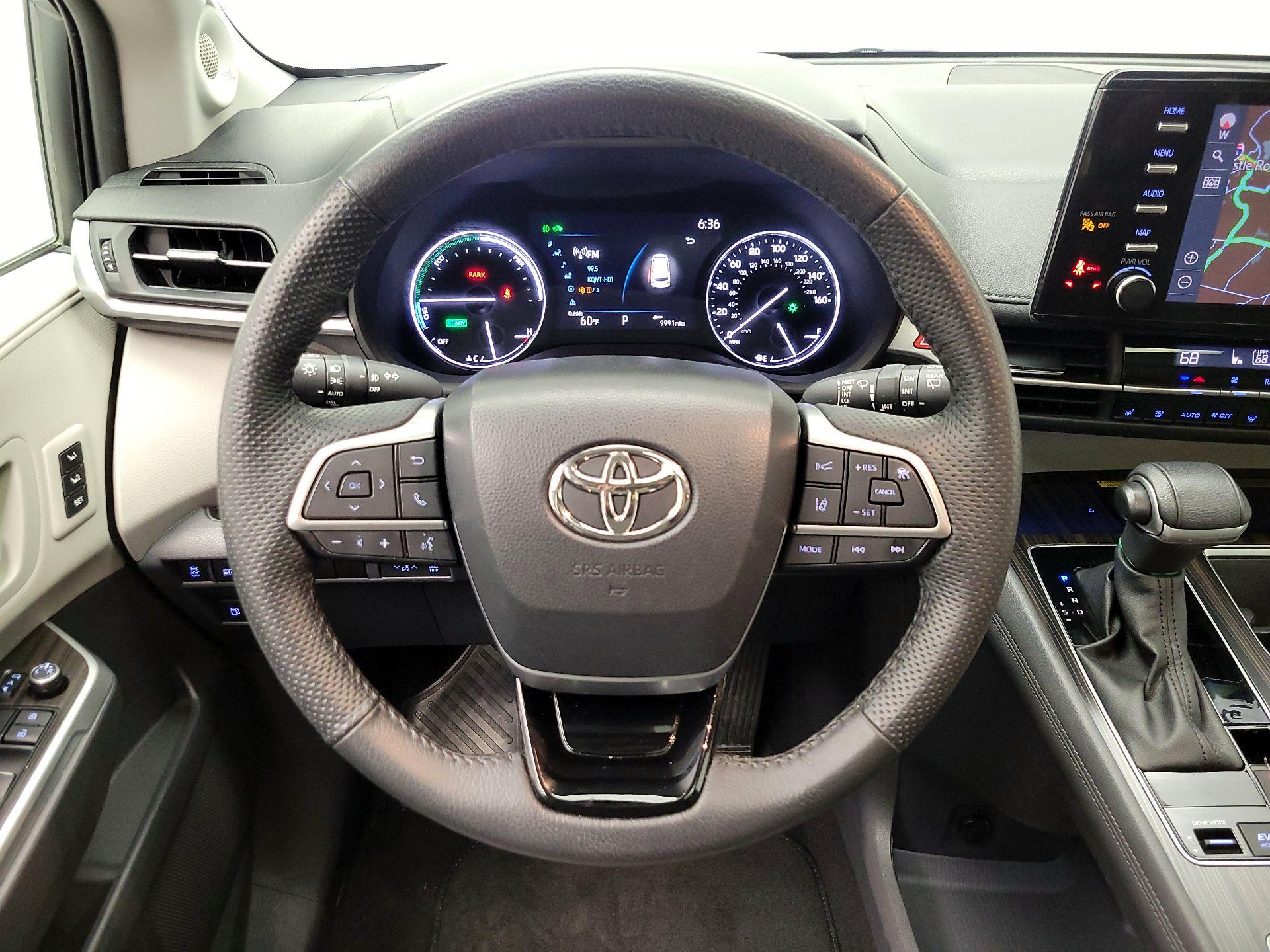 Thumbnail: 2023 Toyota Sienna - 10