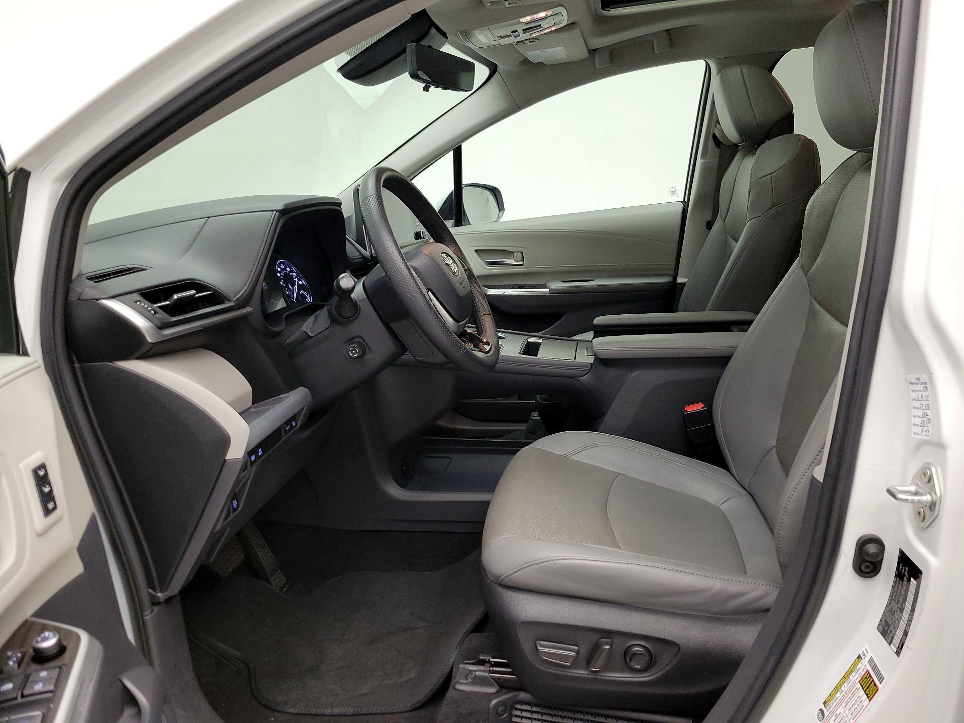 Thumbnail: 2023 Toyota Sienna - 11