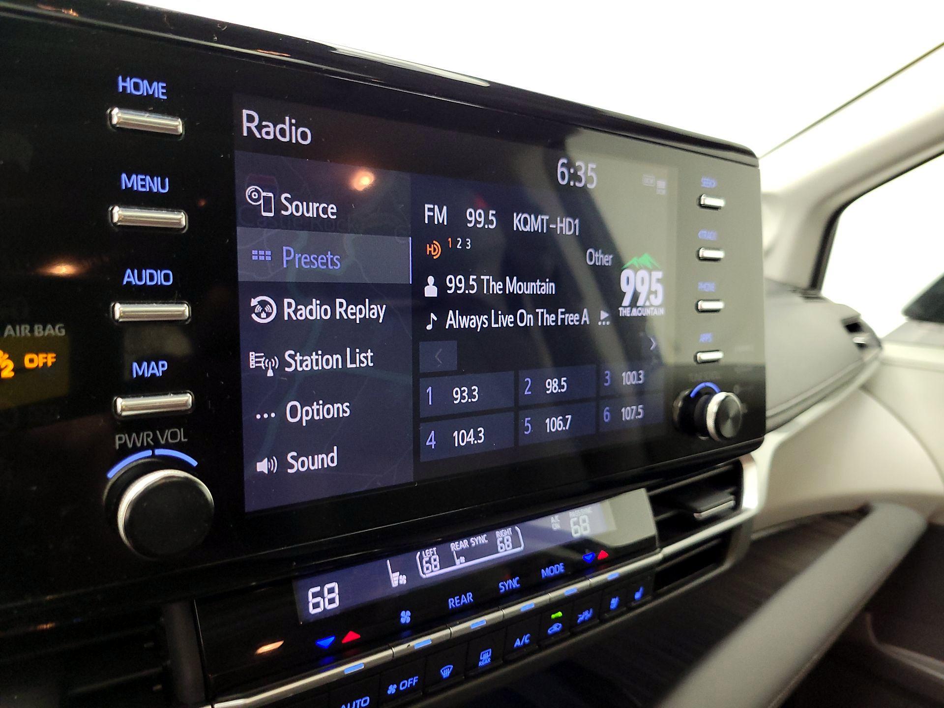 Thumbnail: 2023 Toyota Sienna - 16