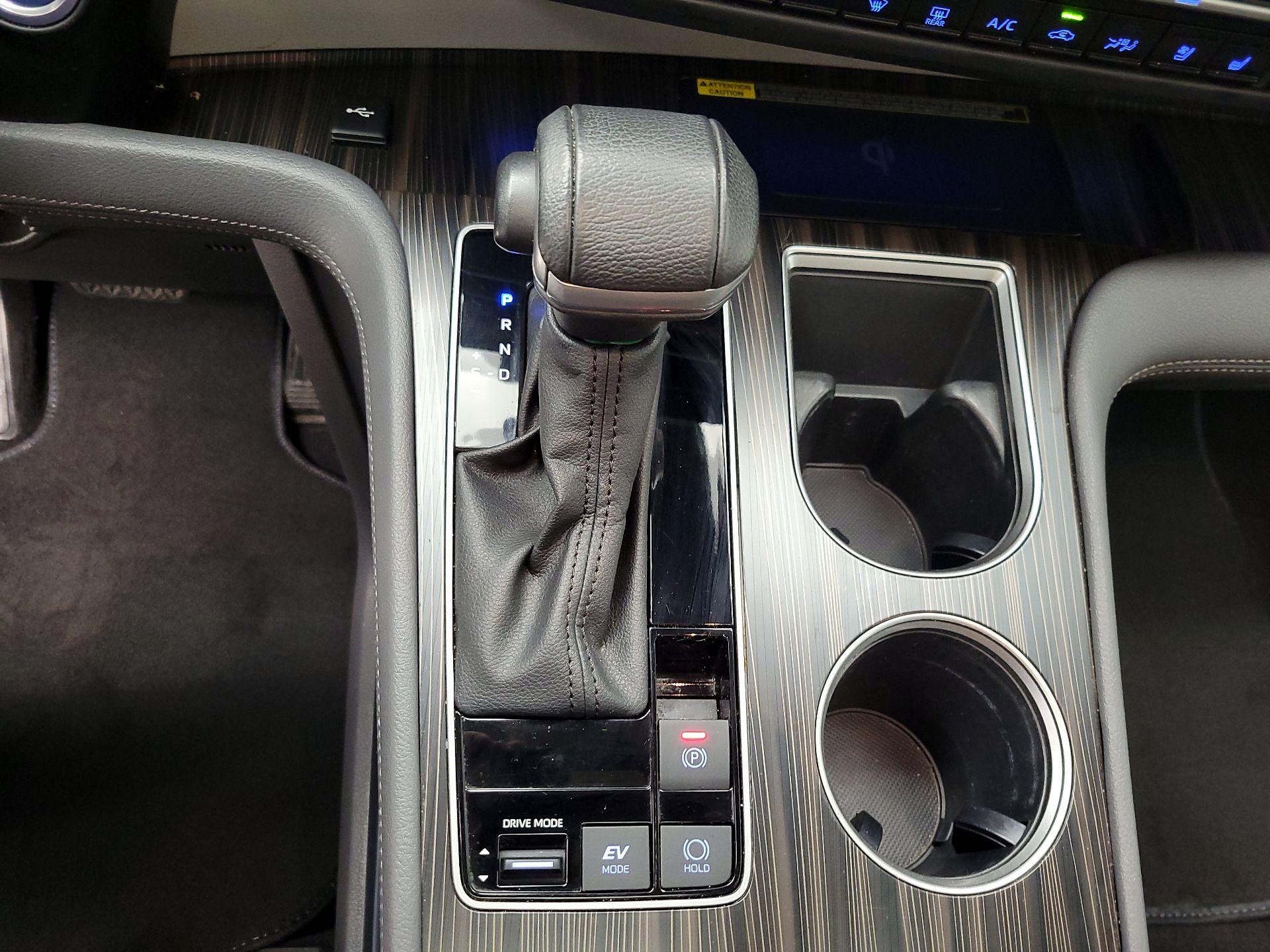 Thumbnail: 2023 Toyota Sienna - 18