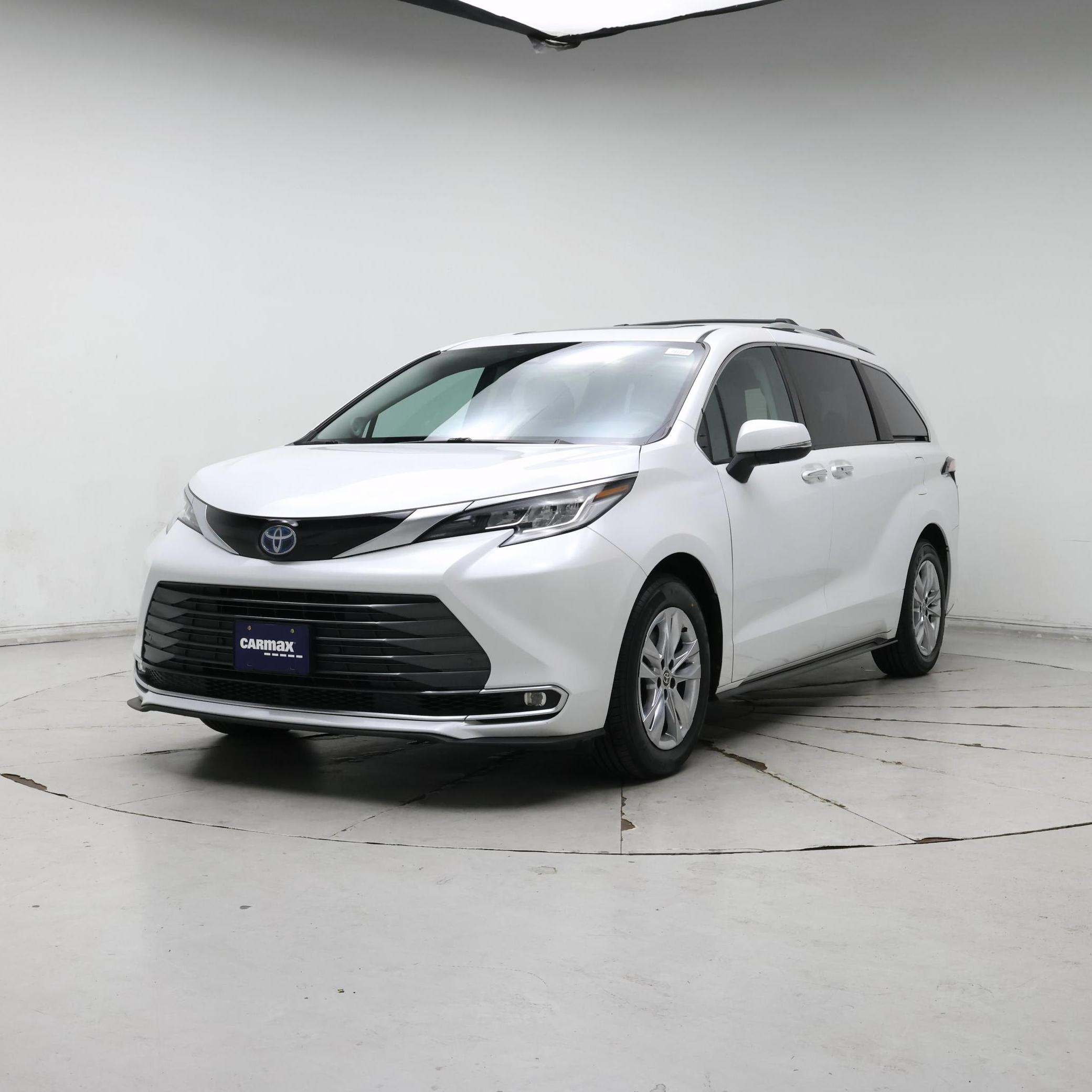 Thumbnail: 2023 Toyota Sienna - 4