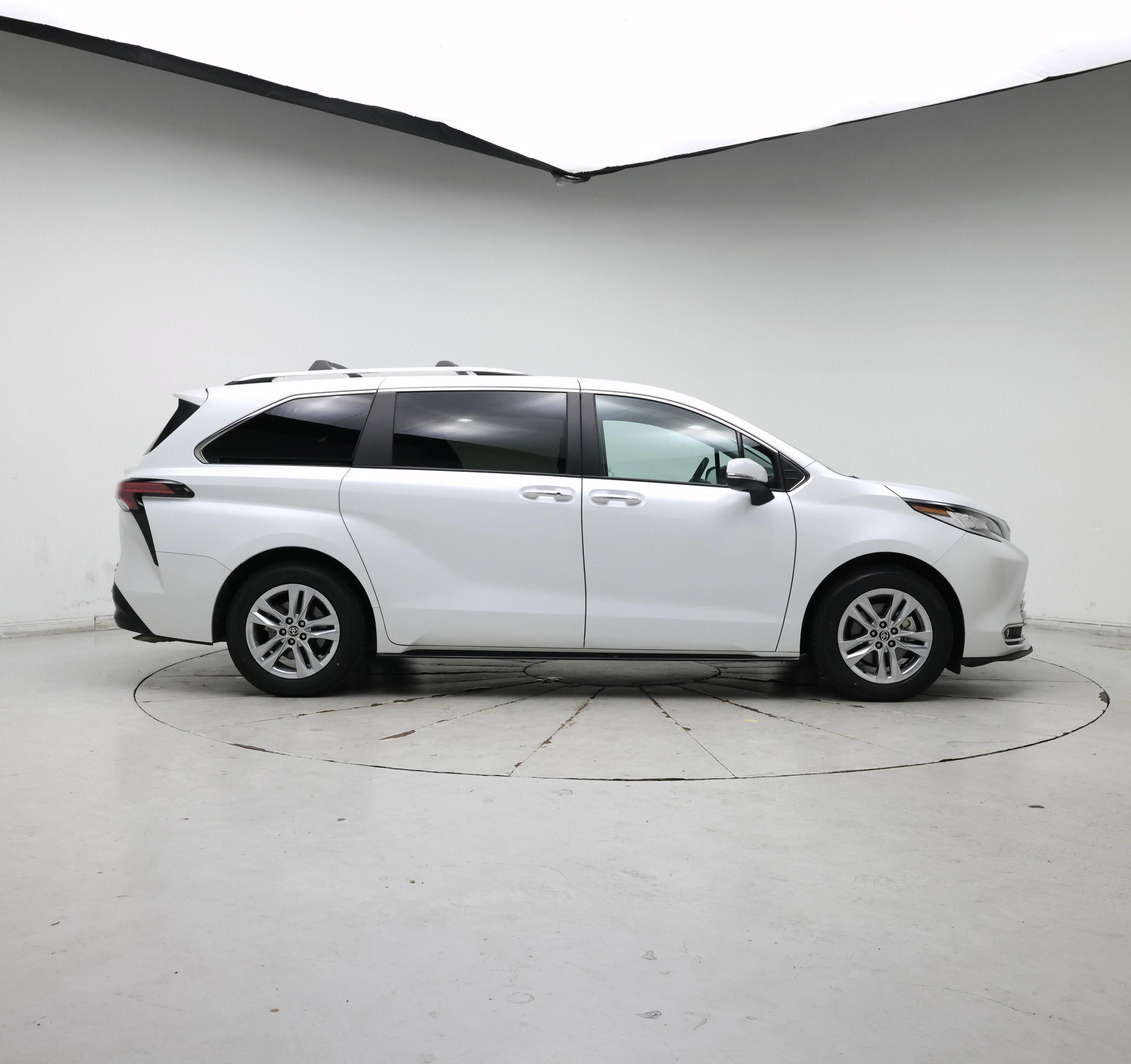 Thumbnail: 2023 Toyota Sienna - 7