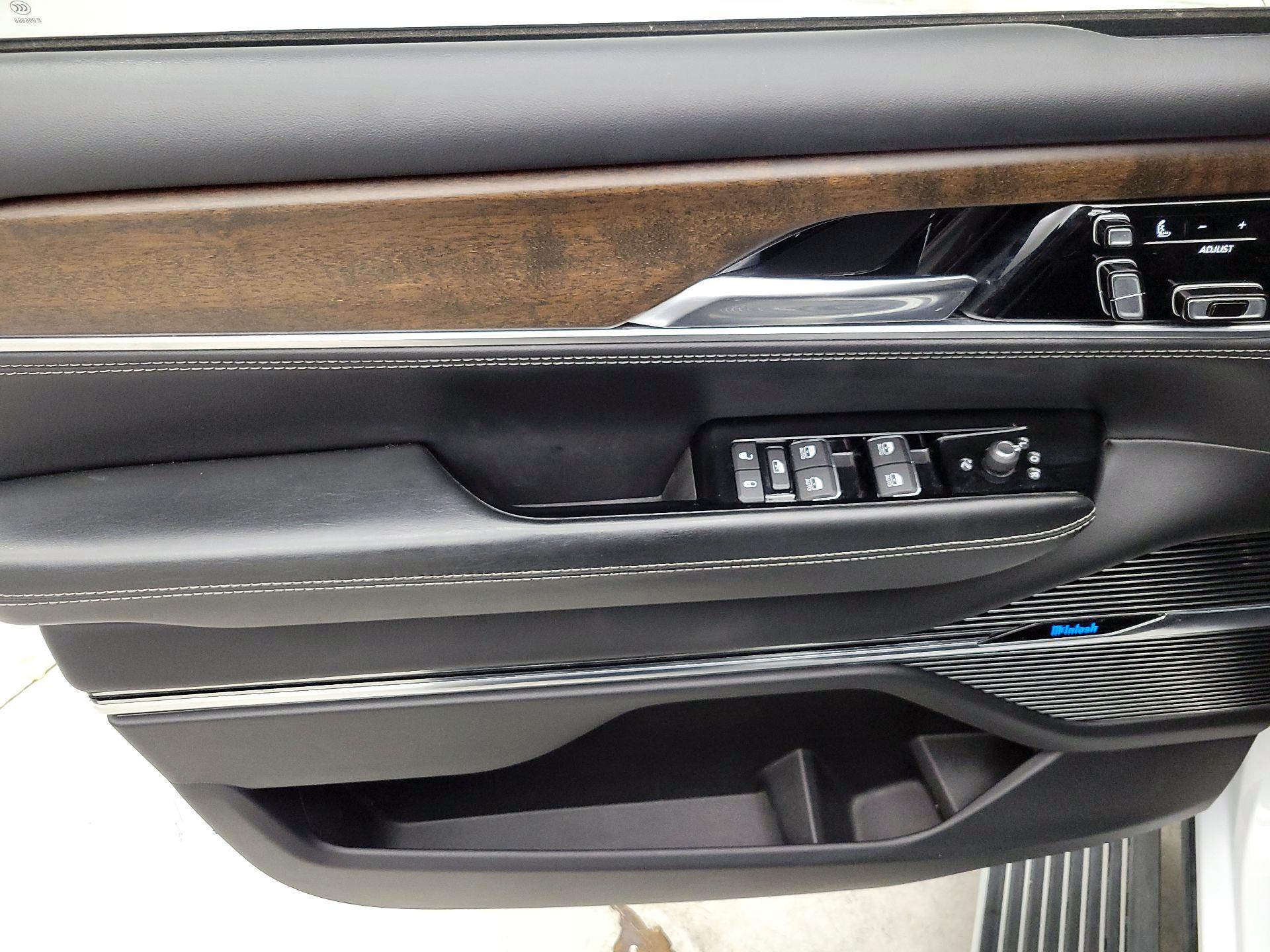 Thumbnail: 2023 Jeep Grand Wagoneer - 12