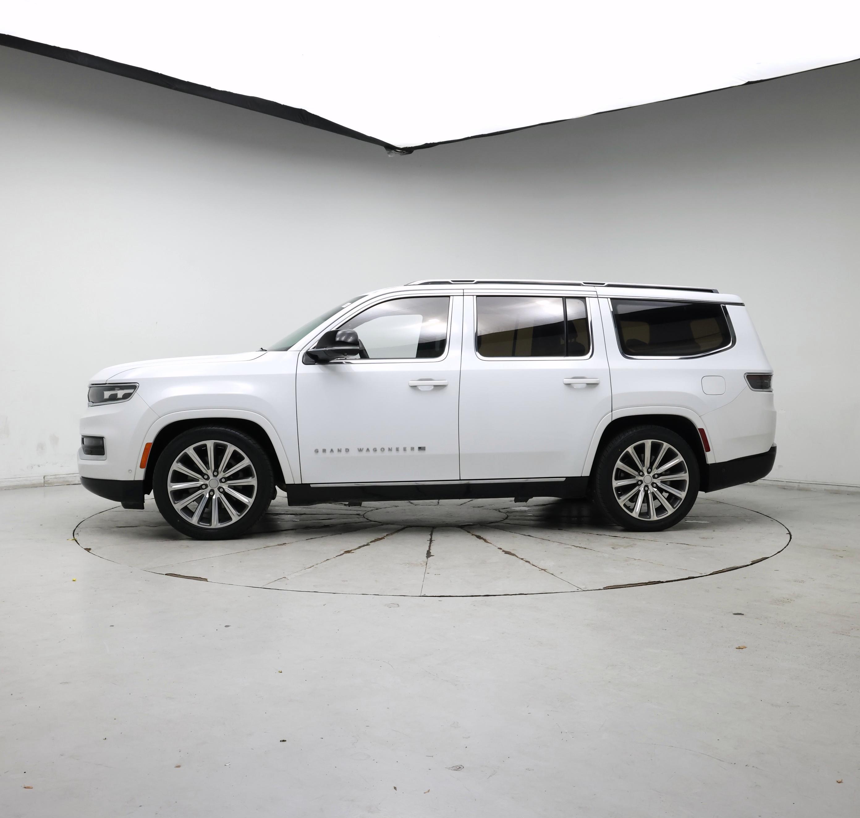 Thumbnail: 2023 Jeep Grand Wagoneer - 3