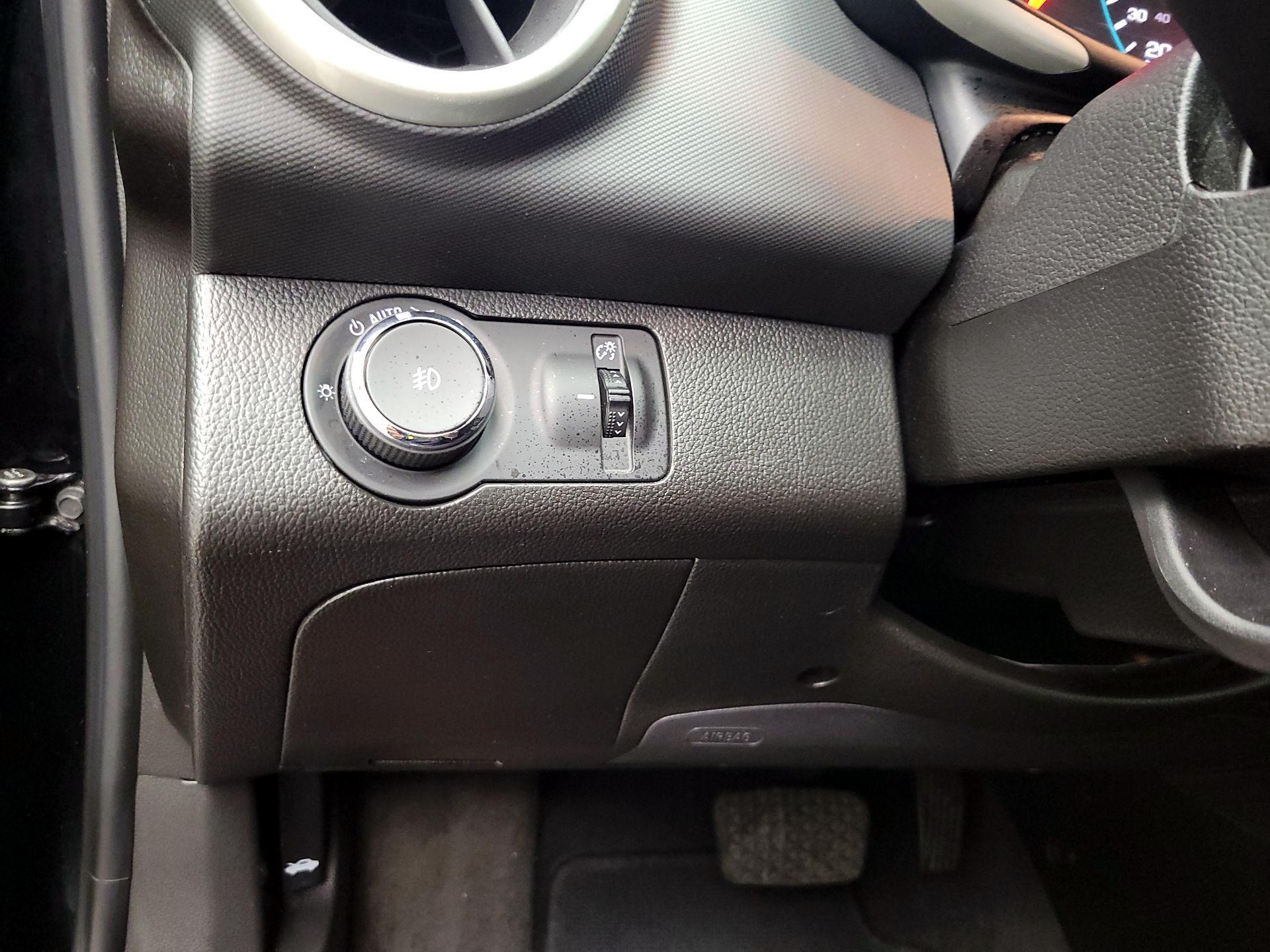 Thumbnail: 2018 Chevrolet Sonic - 13