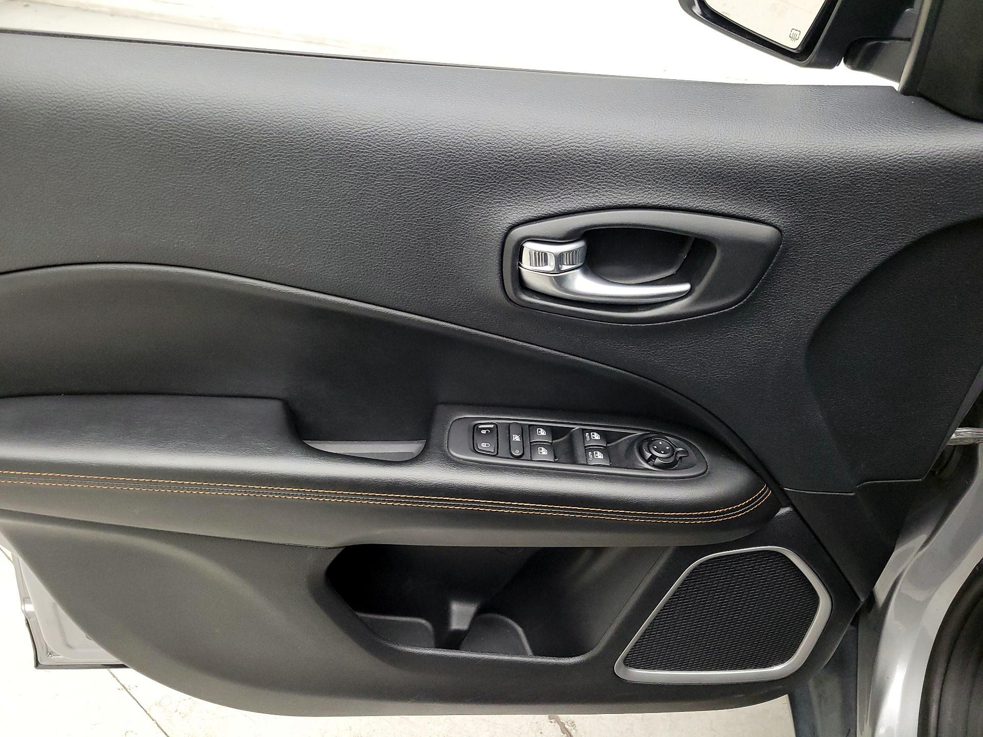 Thumbnail: 2019 Jeep Compass - 12