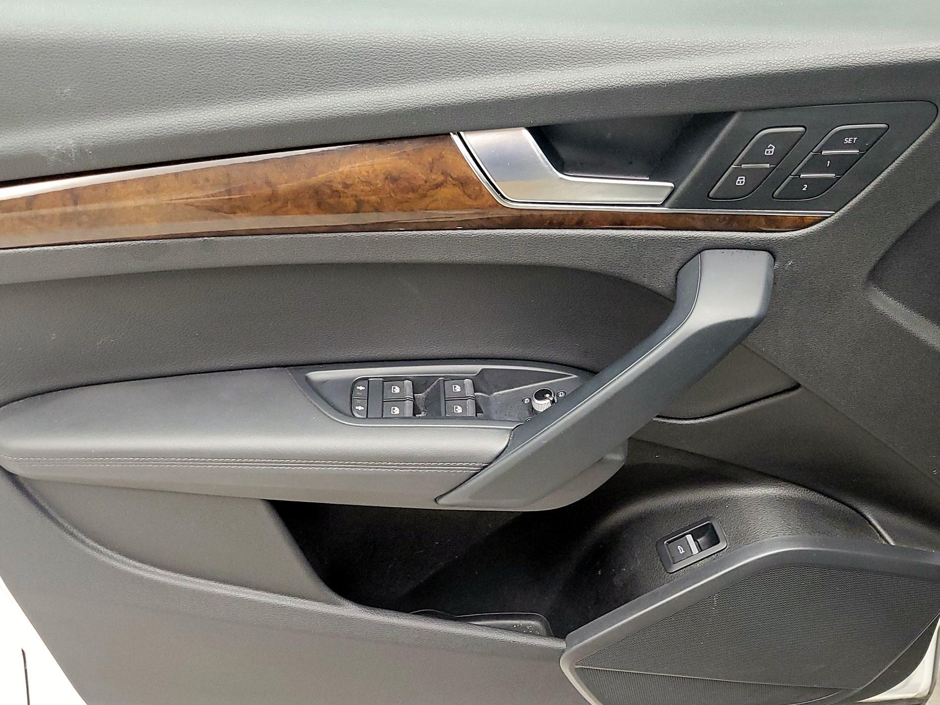 Thumbnail: 2020 Audi Q5 - 12