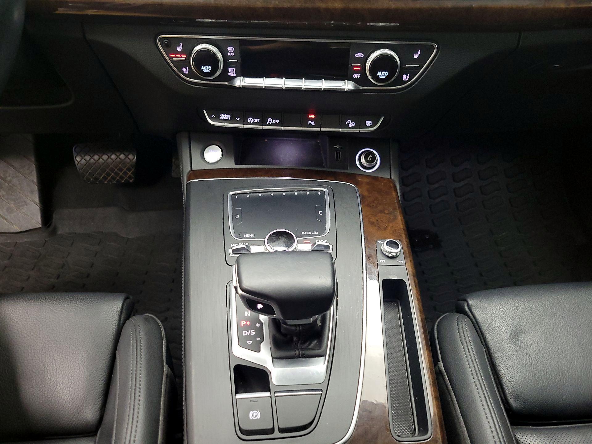 Thumbnail: 2020 Audi Q5 - 18