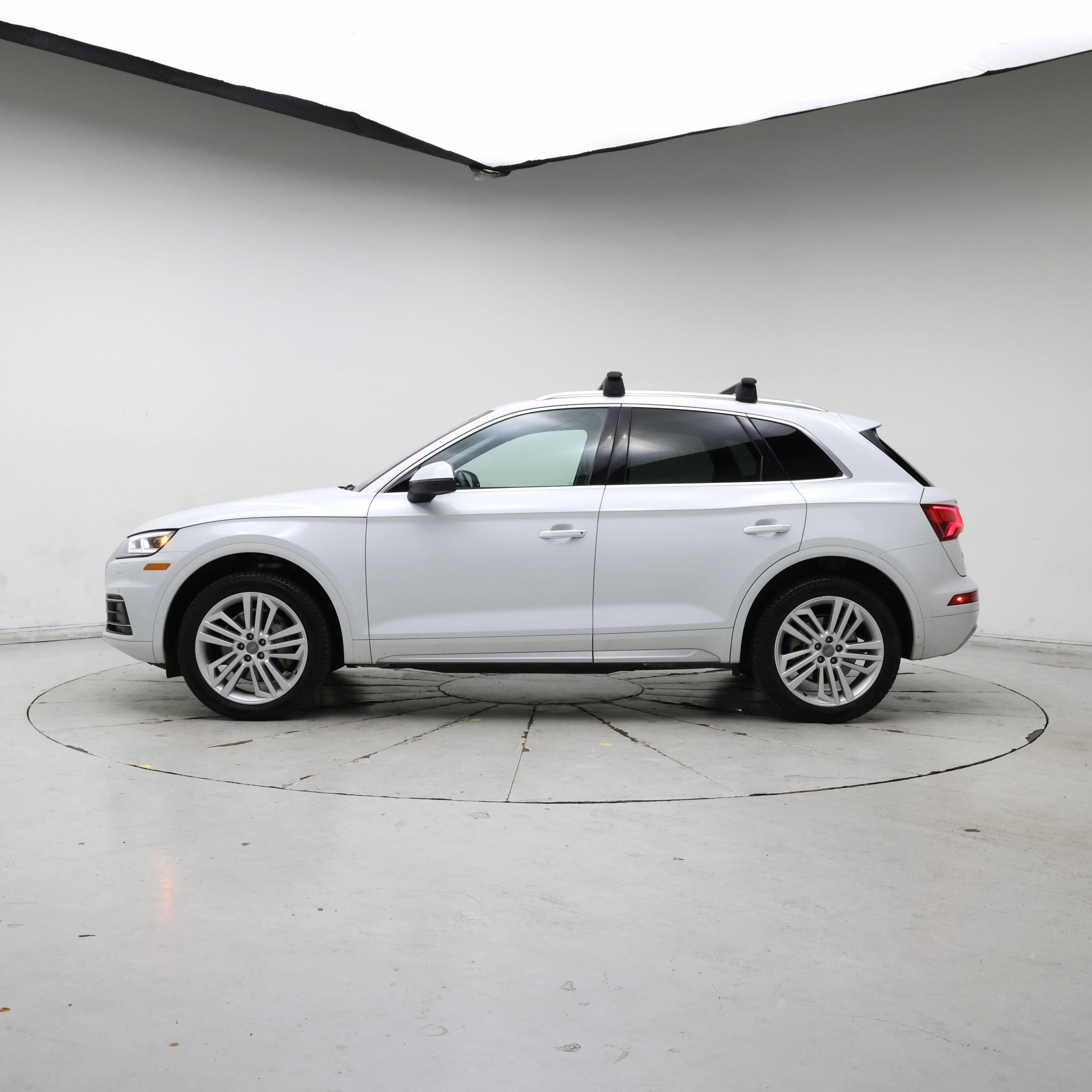 Thumbnail: 2020 Audi Q5 - 3