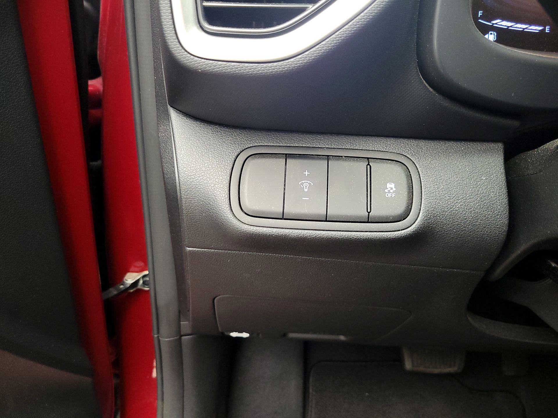 Thumbnail: 2023 Hyundai Venue - 13