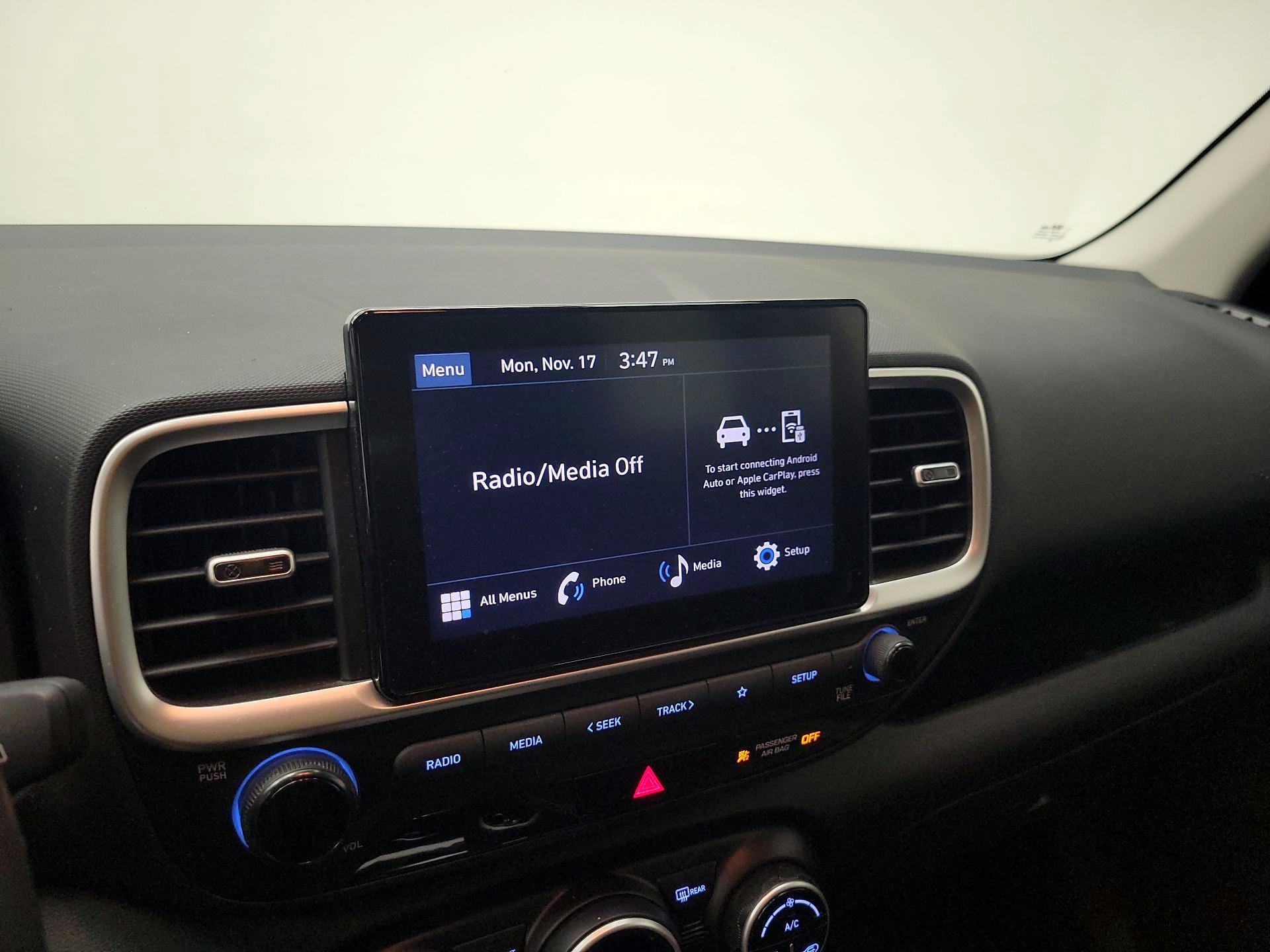 Thumbnail: 2023 Hyundai Venue - 15