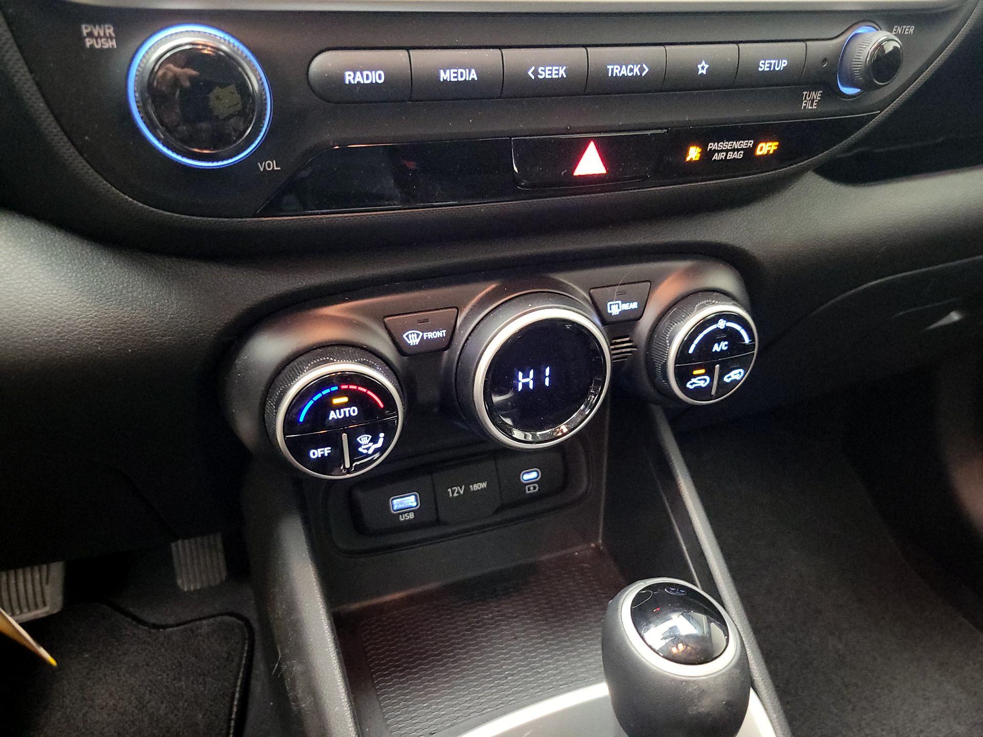 Thumbnail: 2023 Hyundai Venue - 16