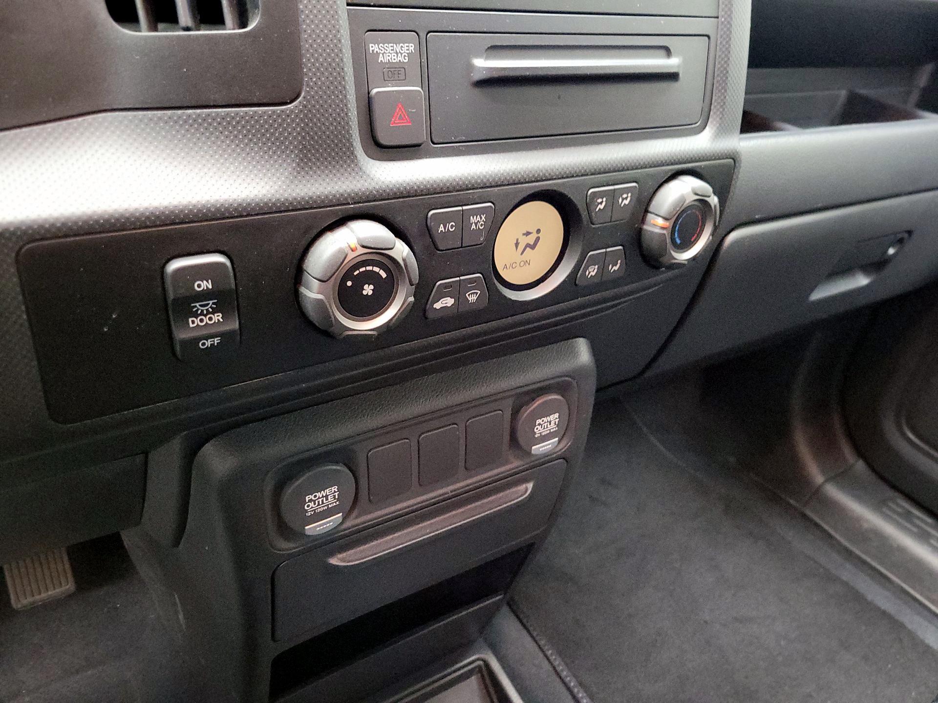 Thumbnail: 2014 Honda Ridgeline - 16