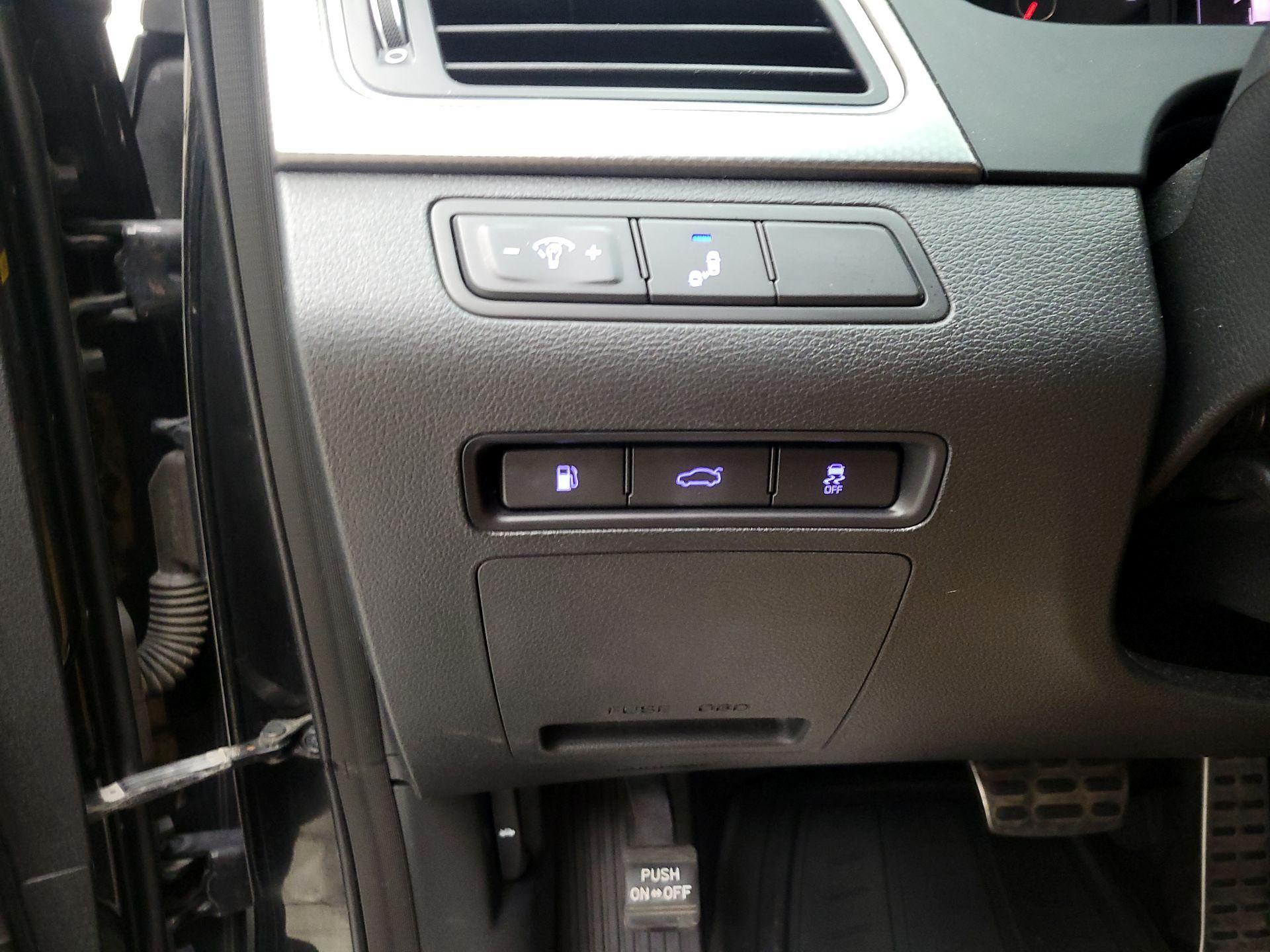 Thumbnail: 2015 Hyundai Sonata - 13