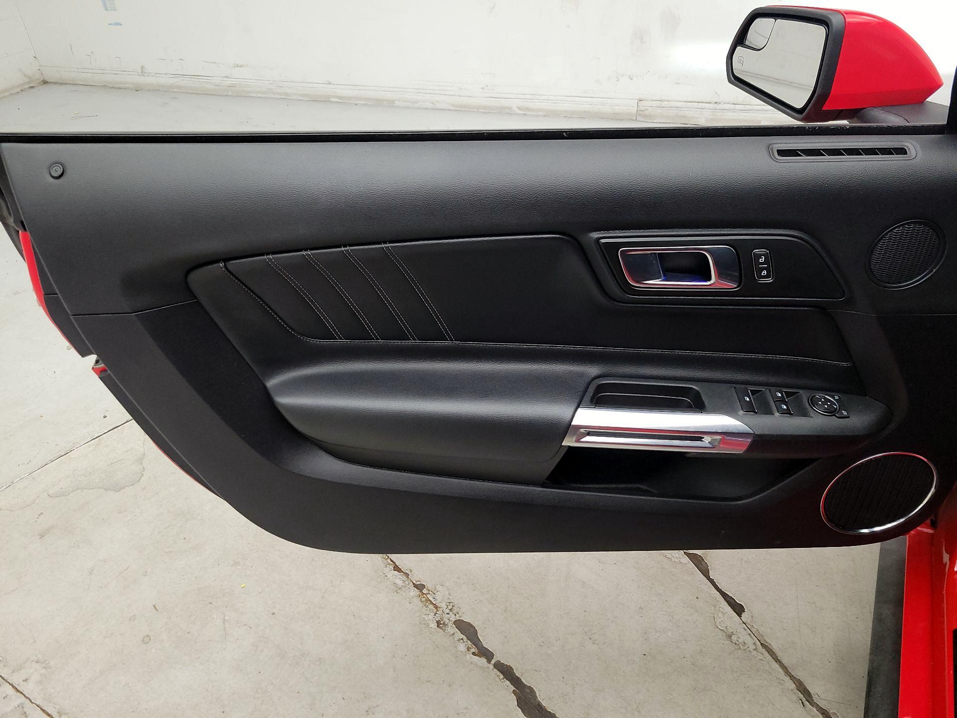 Thumbnail: 2019 Ford Mustang - 12