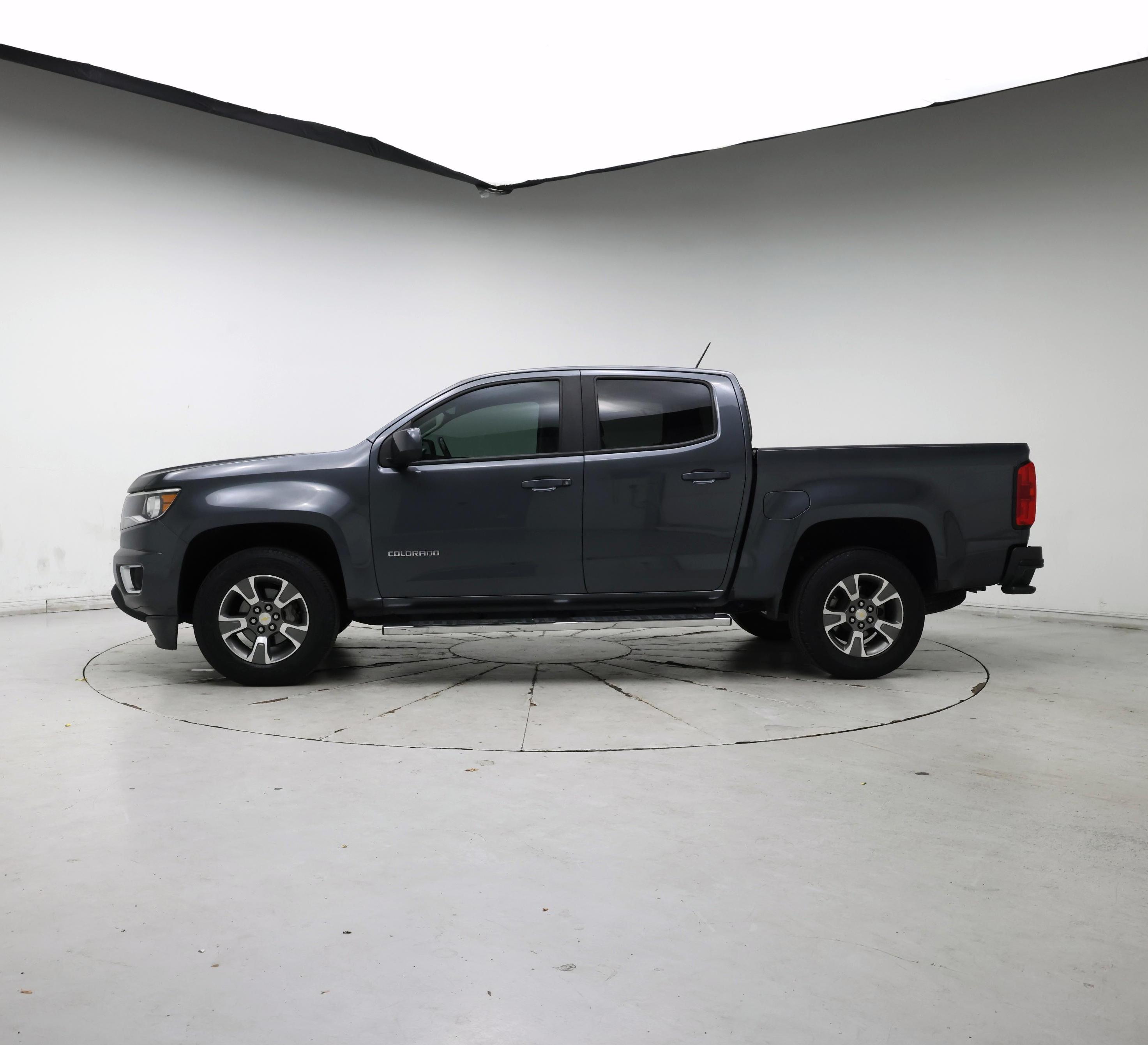 Thumbnail: 2016 Chevrolet Colorado - 3
