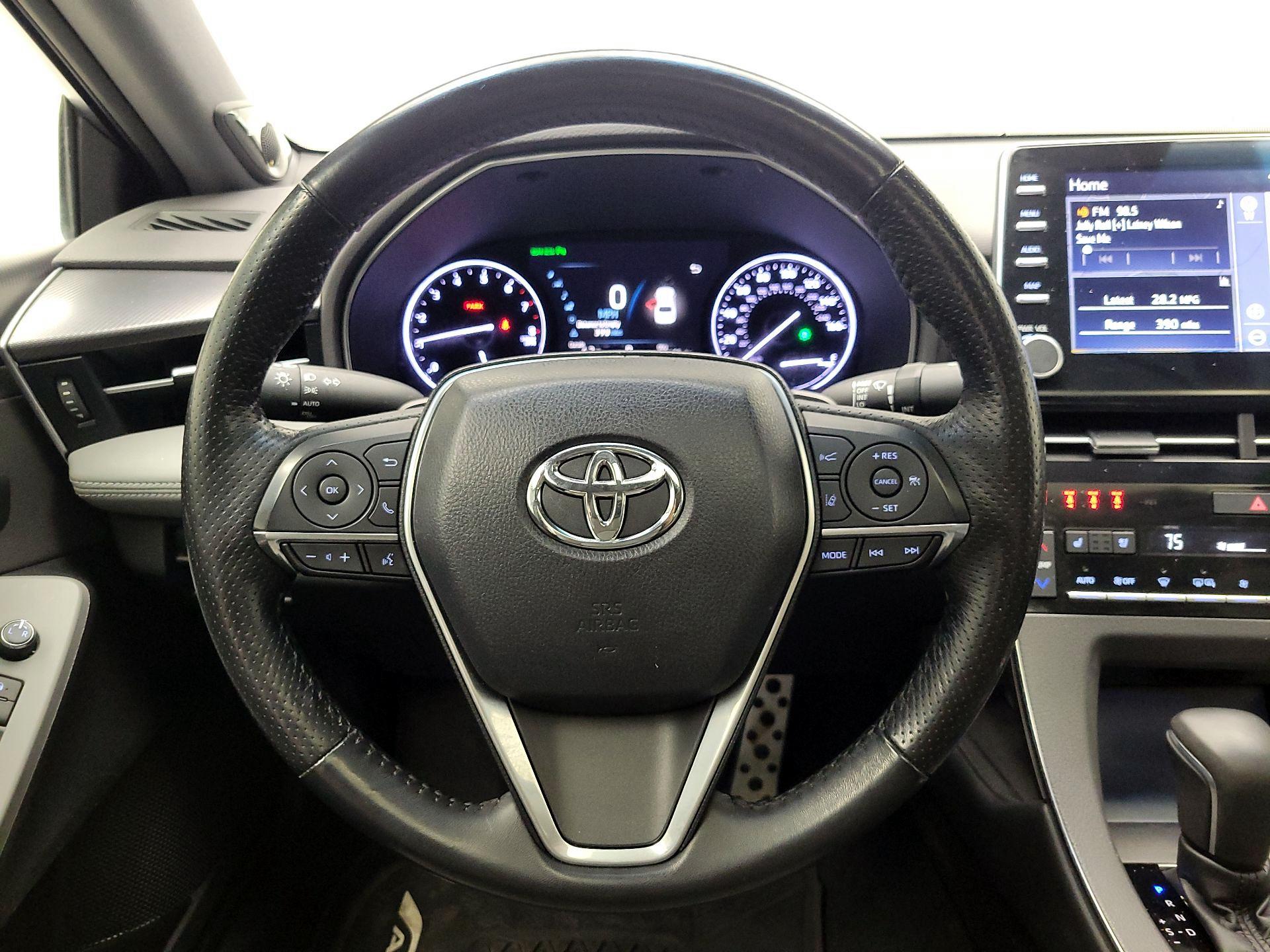 Thumbnail: 2019 Toyota Avalon - 10