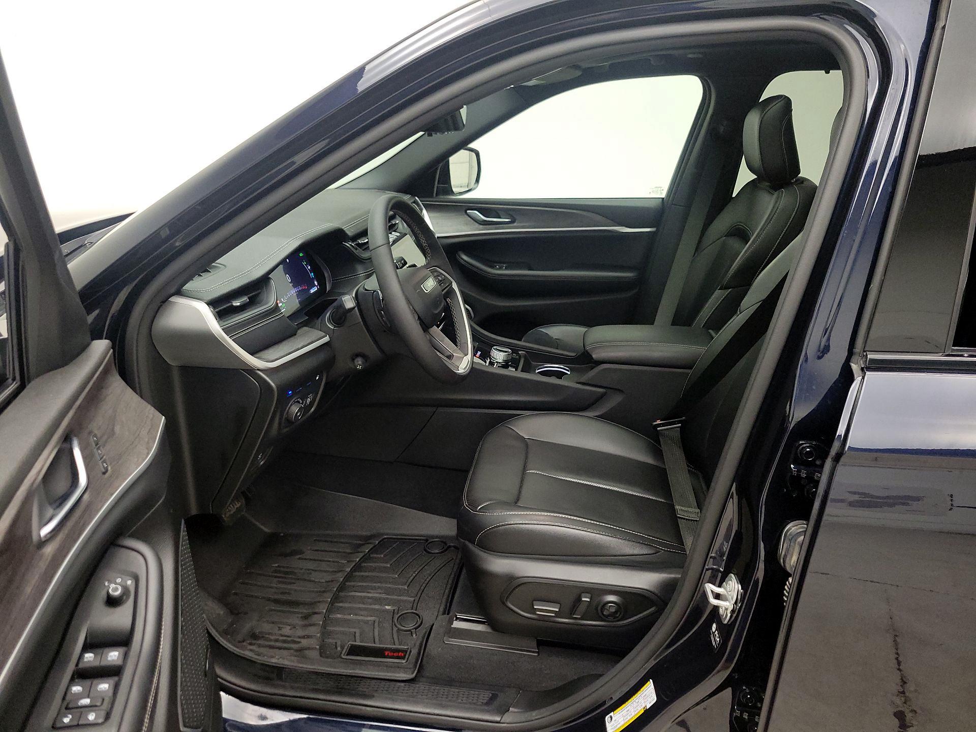 Thumbnail: 2024 Jeep Grand Cherokee - 11